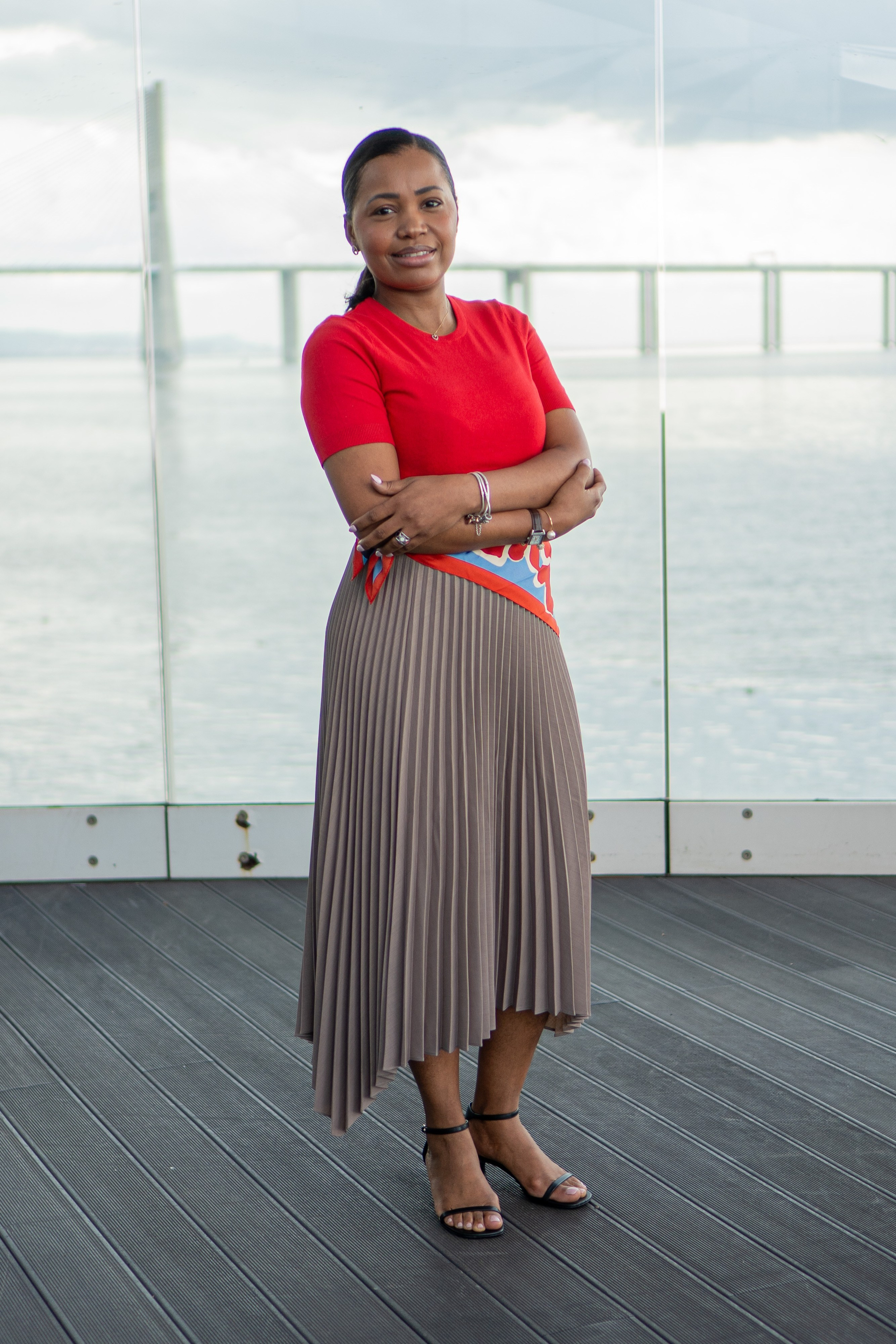 Raquel Ribeiro. Frames by Giovani Braga