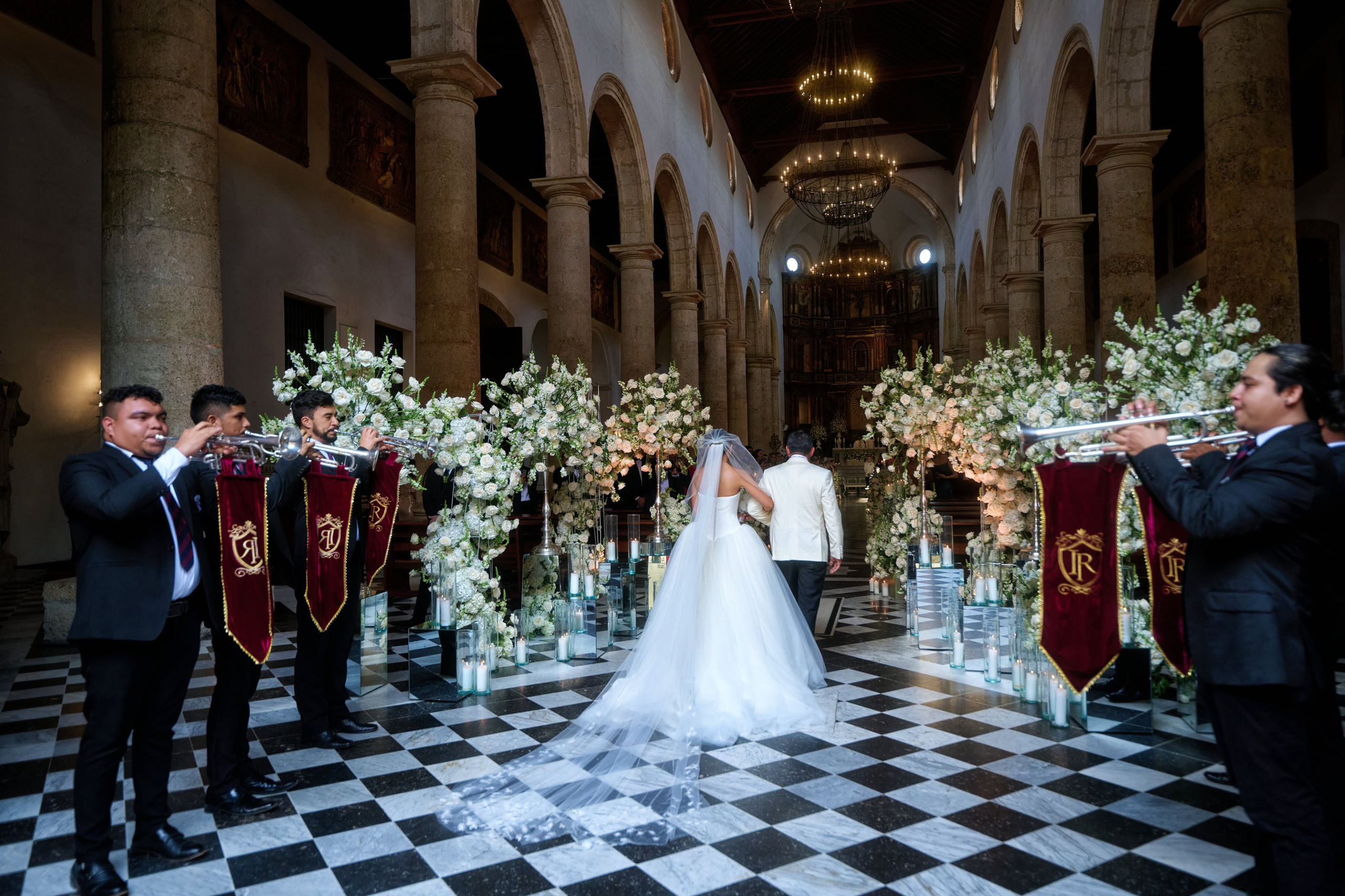Art in Wedding | HendrickEj Wedding Photography. Wedding Photography & Videography by ZZ Hendrick | Capturing Your Love Story in Colombia & USA