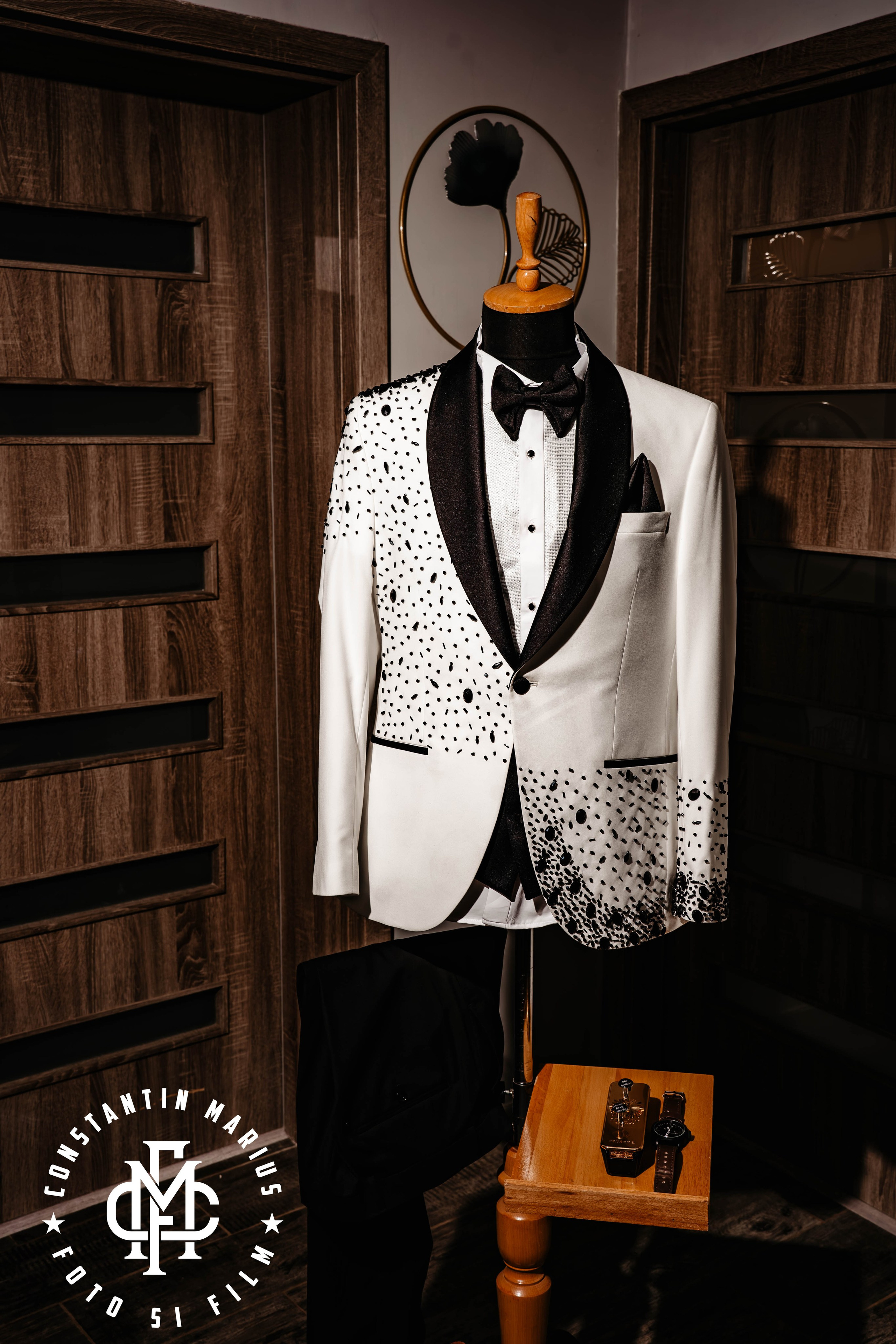 WEDDING PHOTOGRAPHY. DESPRE NOI