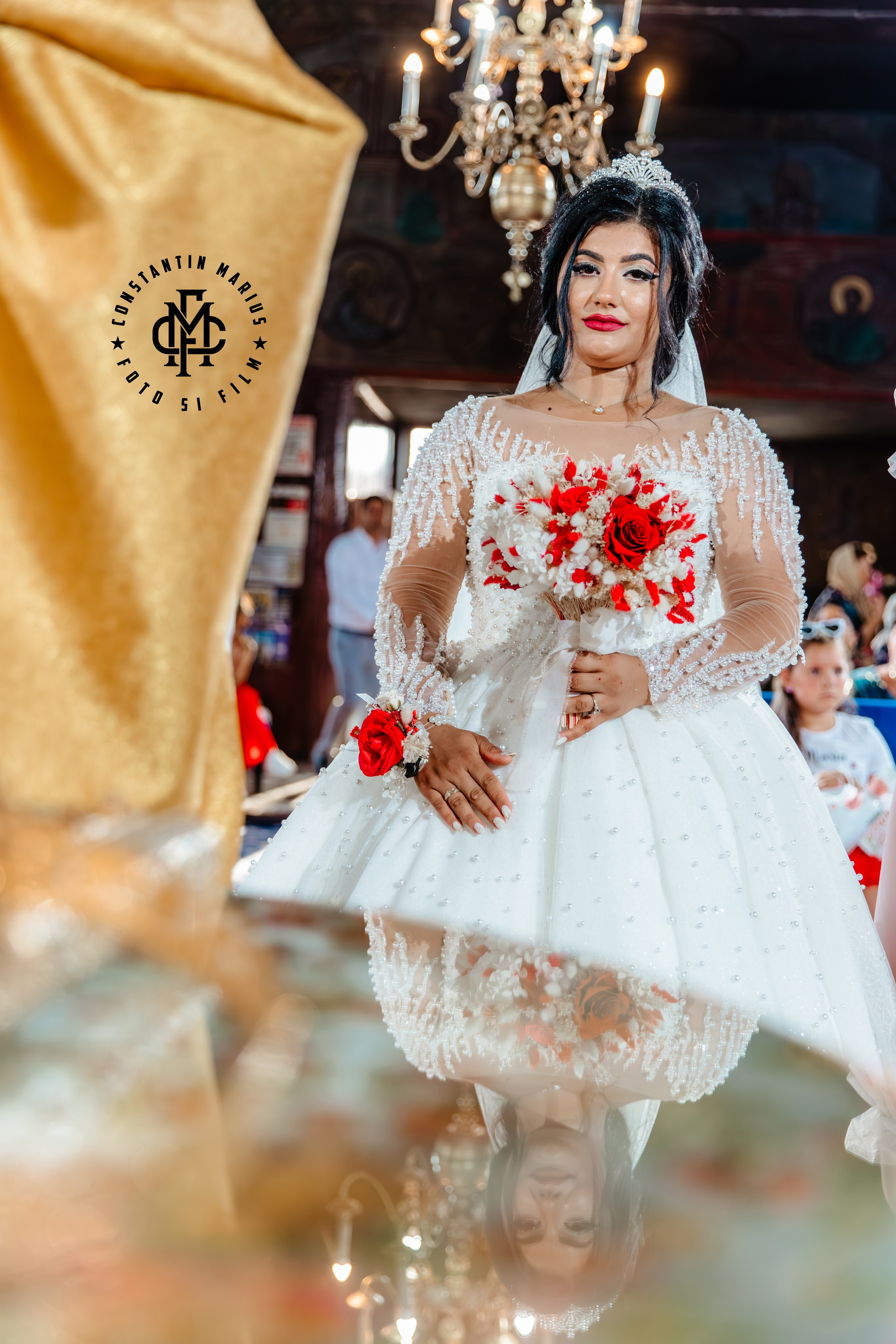 WEDDING PHOTOGRAPHY. DESPRE NOI