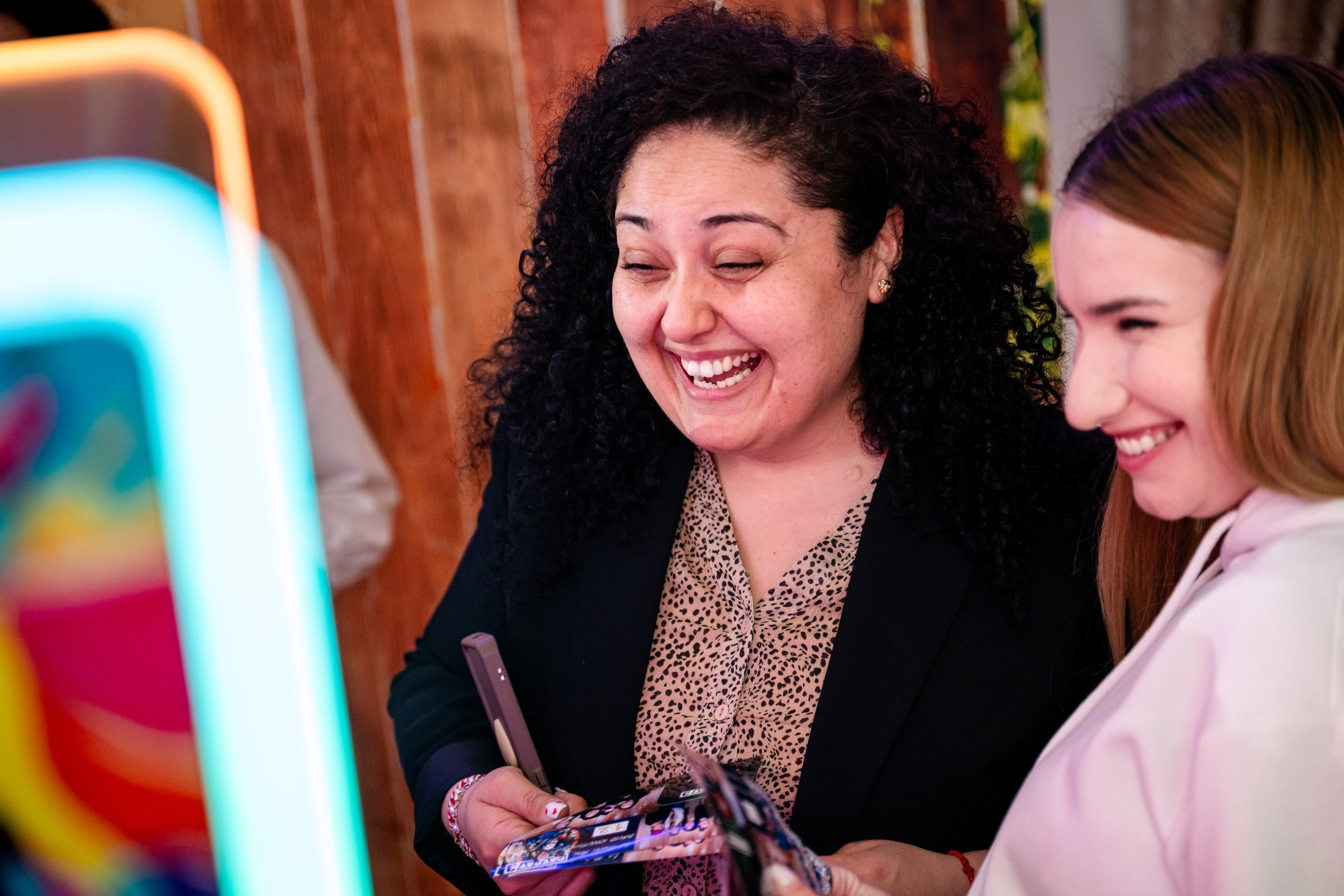 Cabină foto cu led. MOMENTsFILM — Foto-Video wedding & more