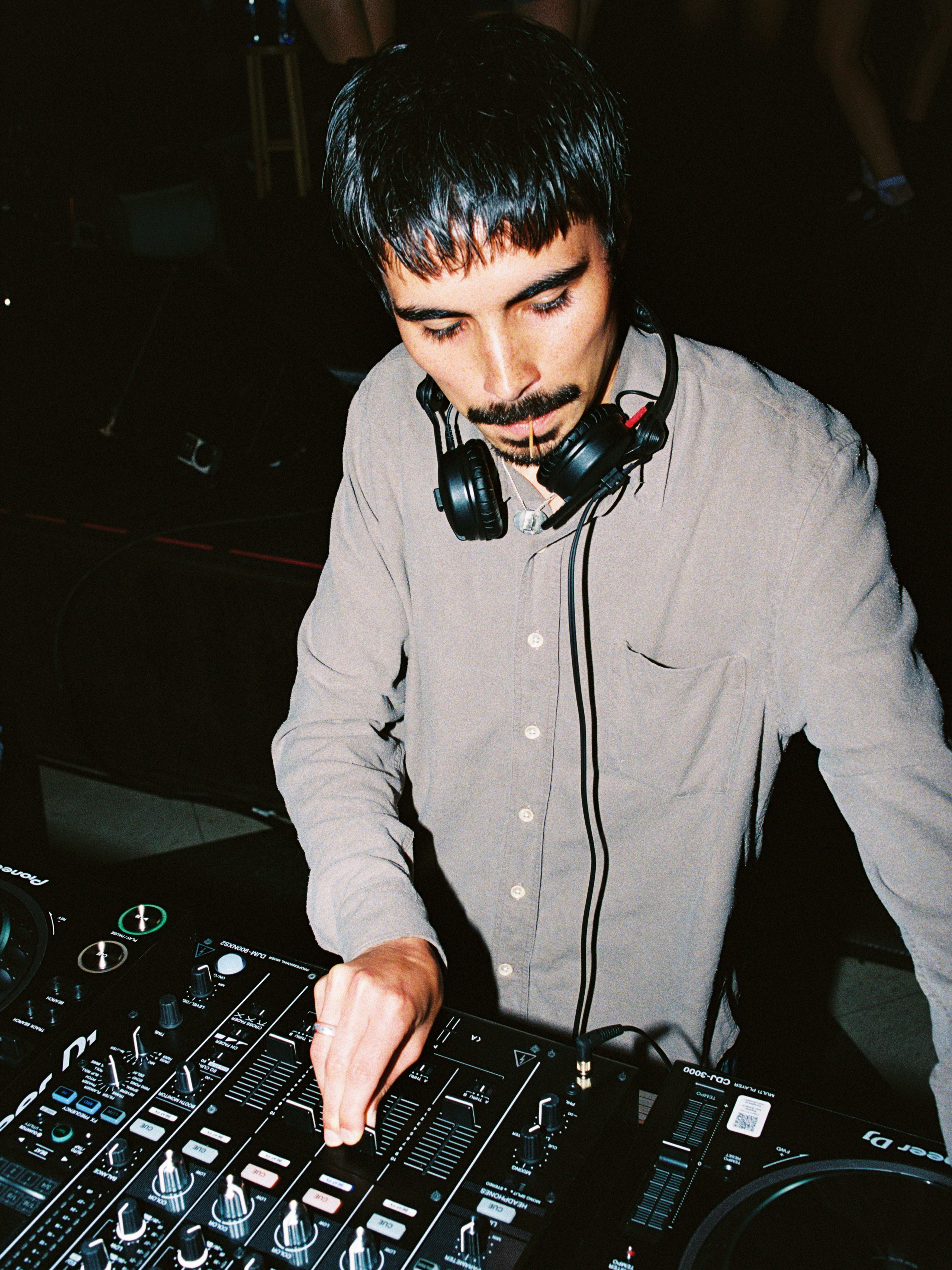 MUSIC AND EVENT. 35mm Photography by Brad Zgonena based in Chicago, IL