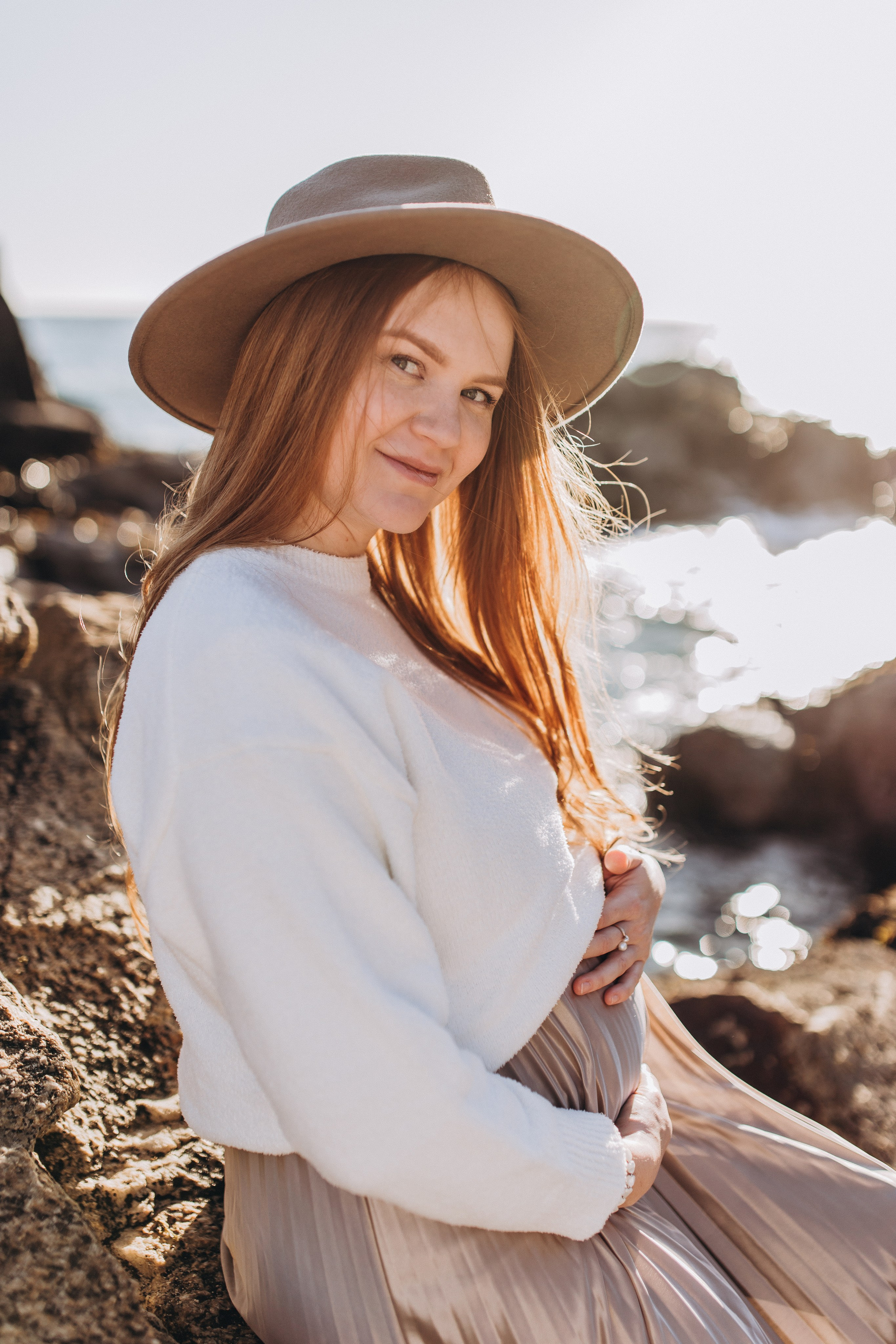 Sesión de embarazo en la playa en Chile — Luz dorada y naturaleza. Photographer in Santiago, Chile Anna Almazova