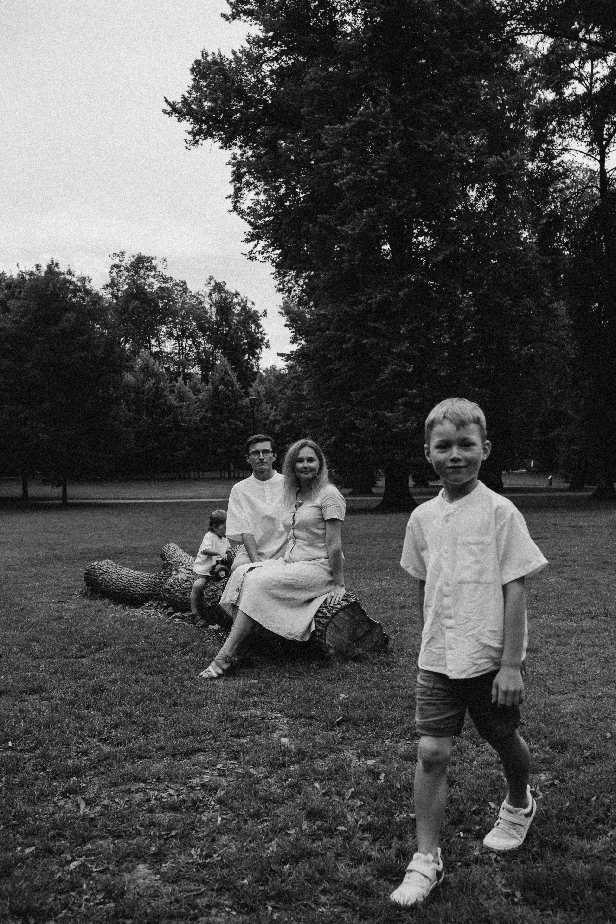 Kaivopuisto. Wedding and potrait photographer in Helsinki Vickan O