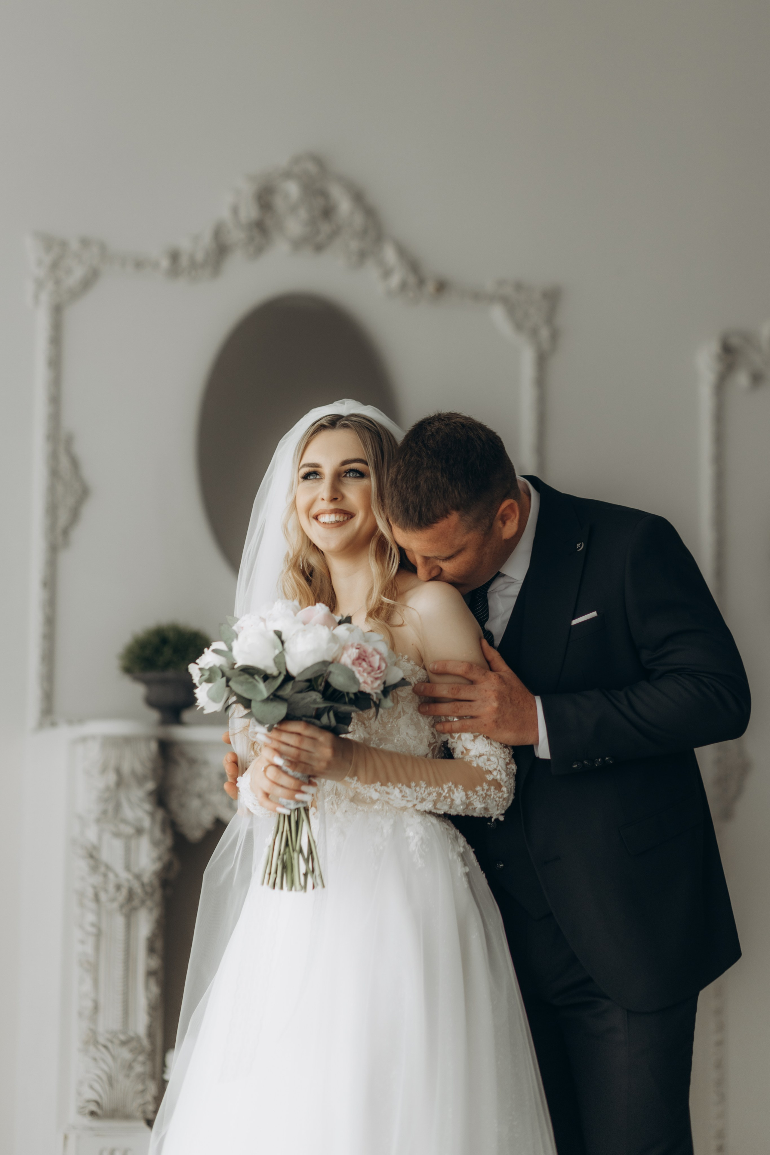 Nikolly & Constantin. Home