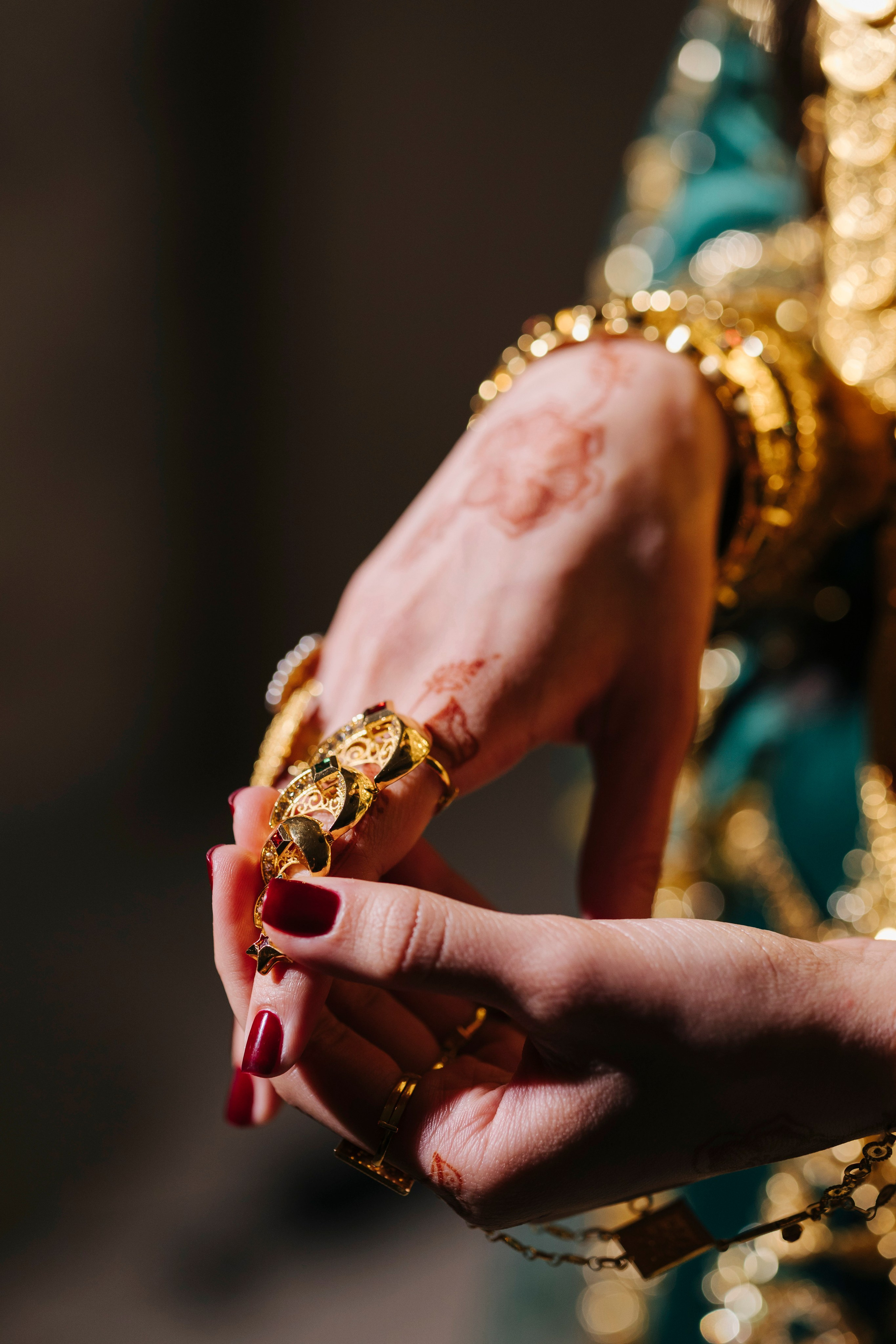 Meera Henna. Wedding, Maternity & Family Photographer in Dubai, UAE & Worldwide