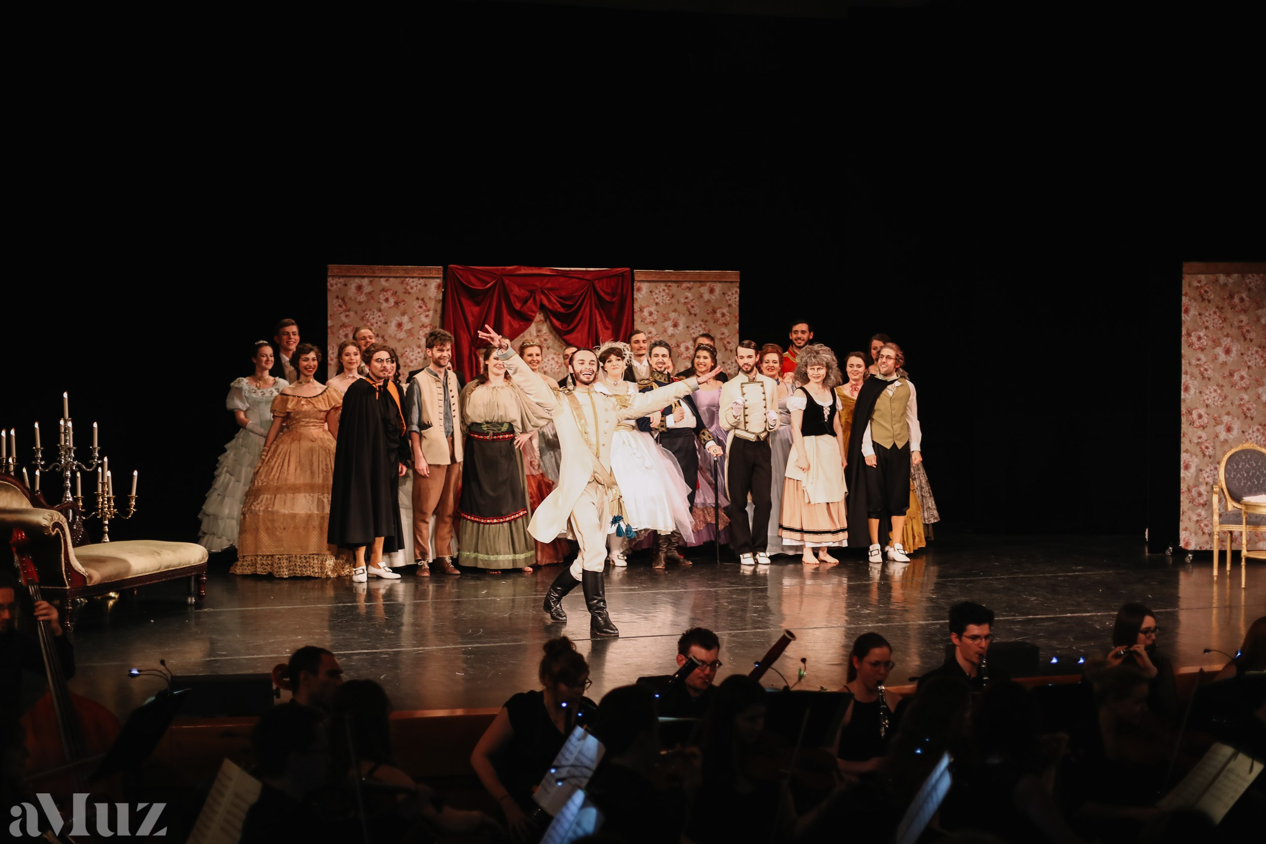 Opera Łąkowa. Fotograf Ślubny Warszawa - Sesje Biznesowe Rodzinne Eventy