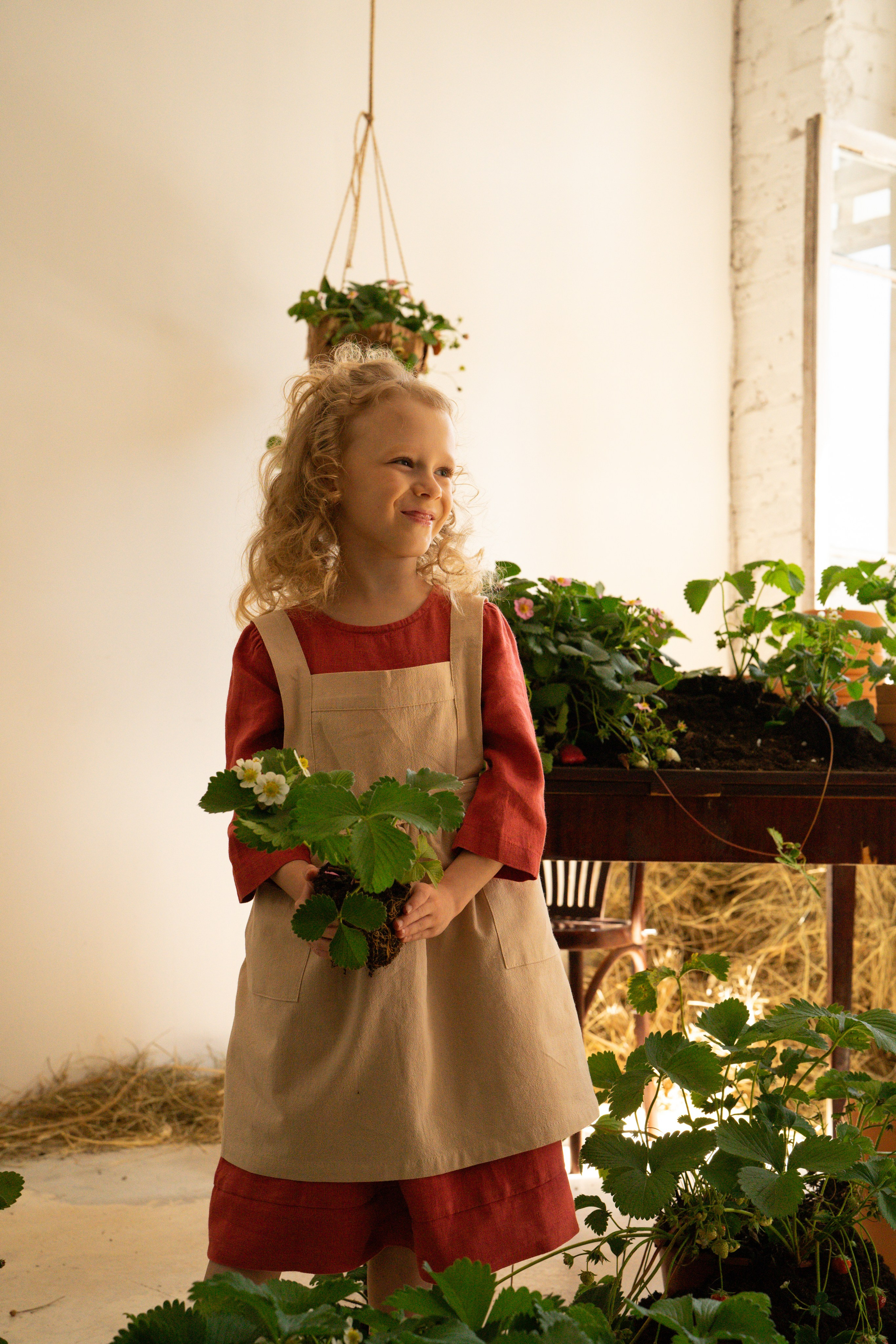 Маленькие садоводы. Ваш фотограф Tetiana Kolos, найду самый удачный ракурс и словлю момент