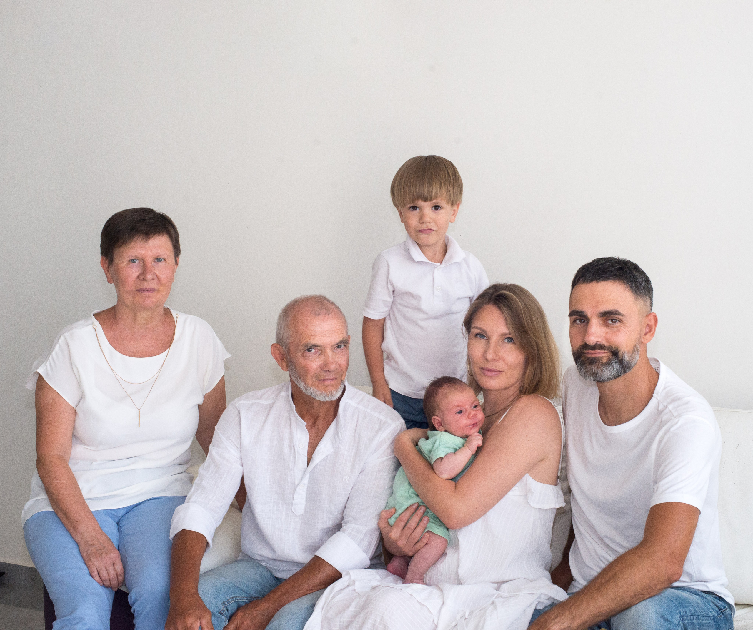 Катя, Андрей Мирон и Лео. Визуальный брендинг