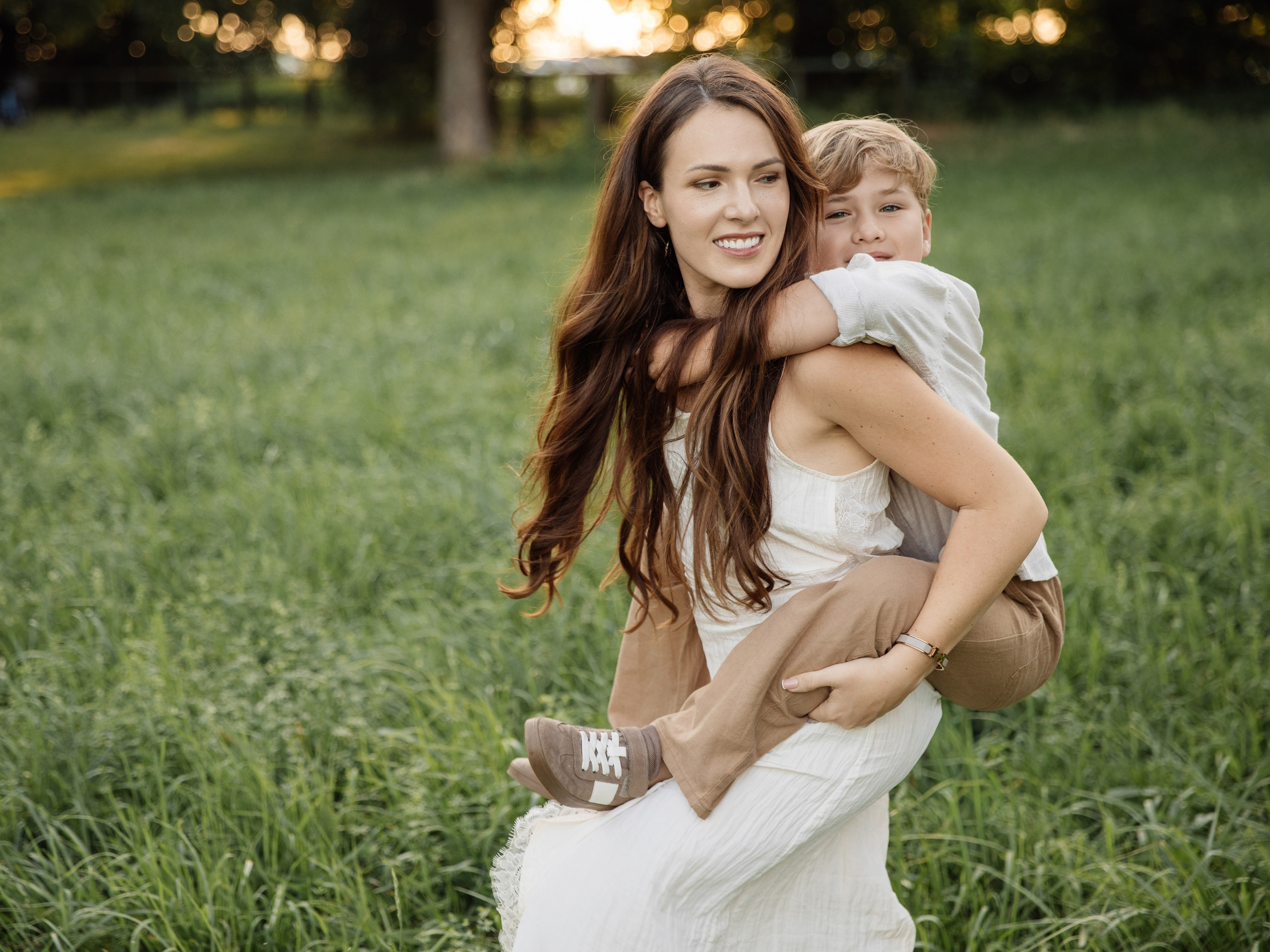 Family (Outdoor). Wedding Photographer