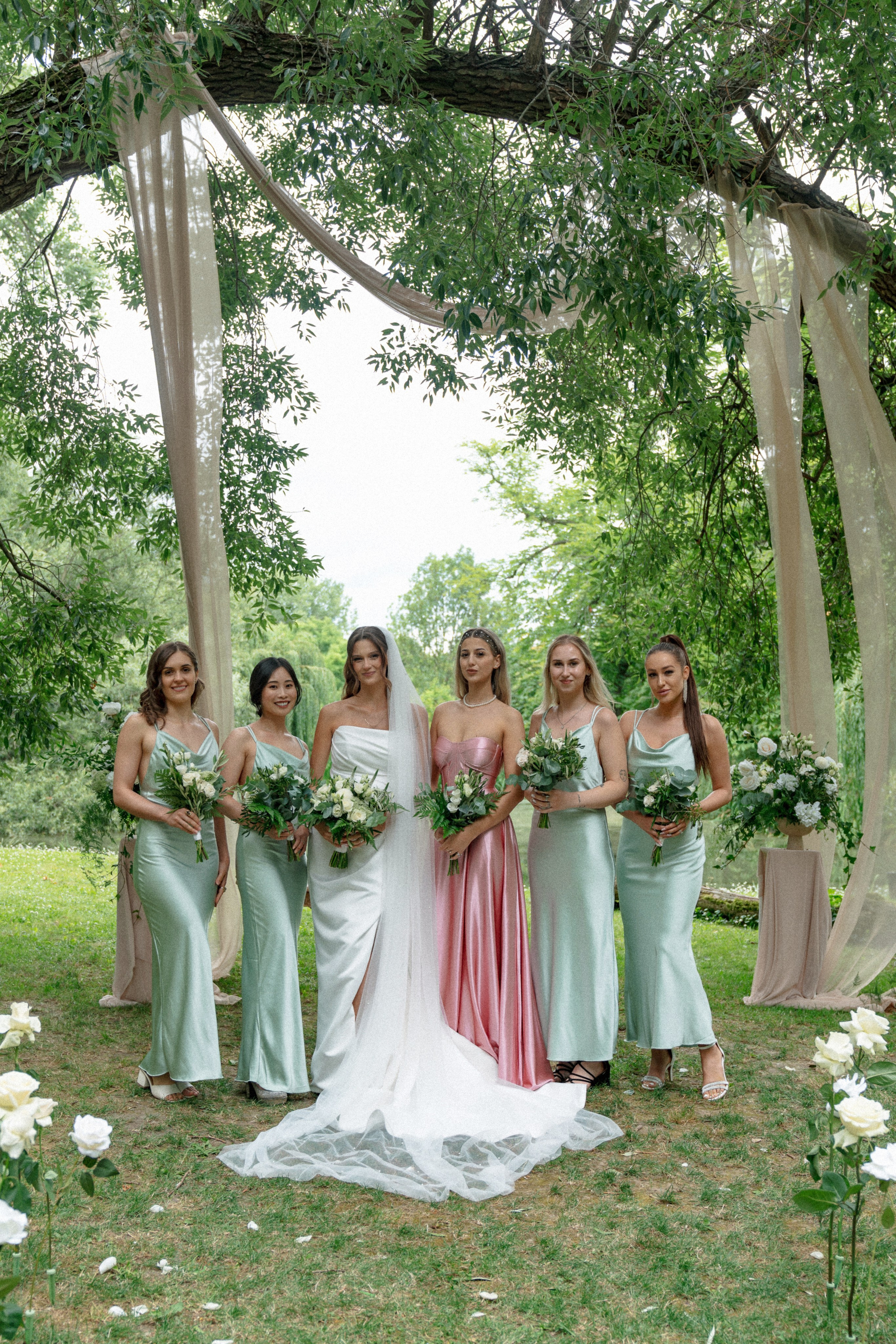 Vintage Wedding at Château Třebešice | RAW Studio Wedding Photography. Raw Studio: Capturing Elegant weddings accross Europe