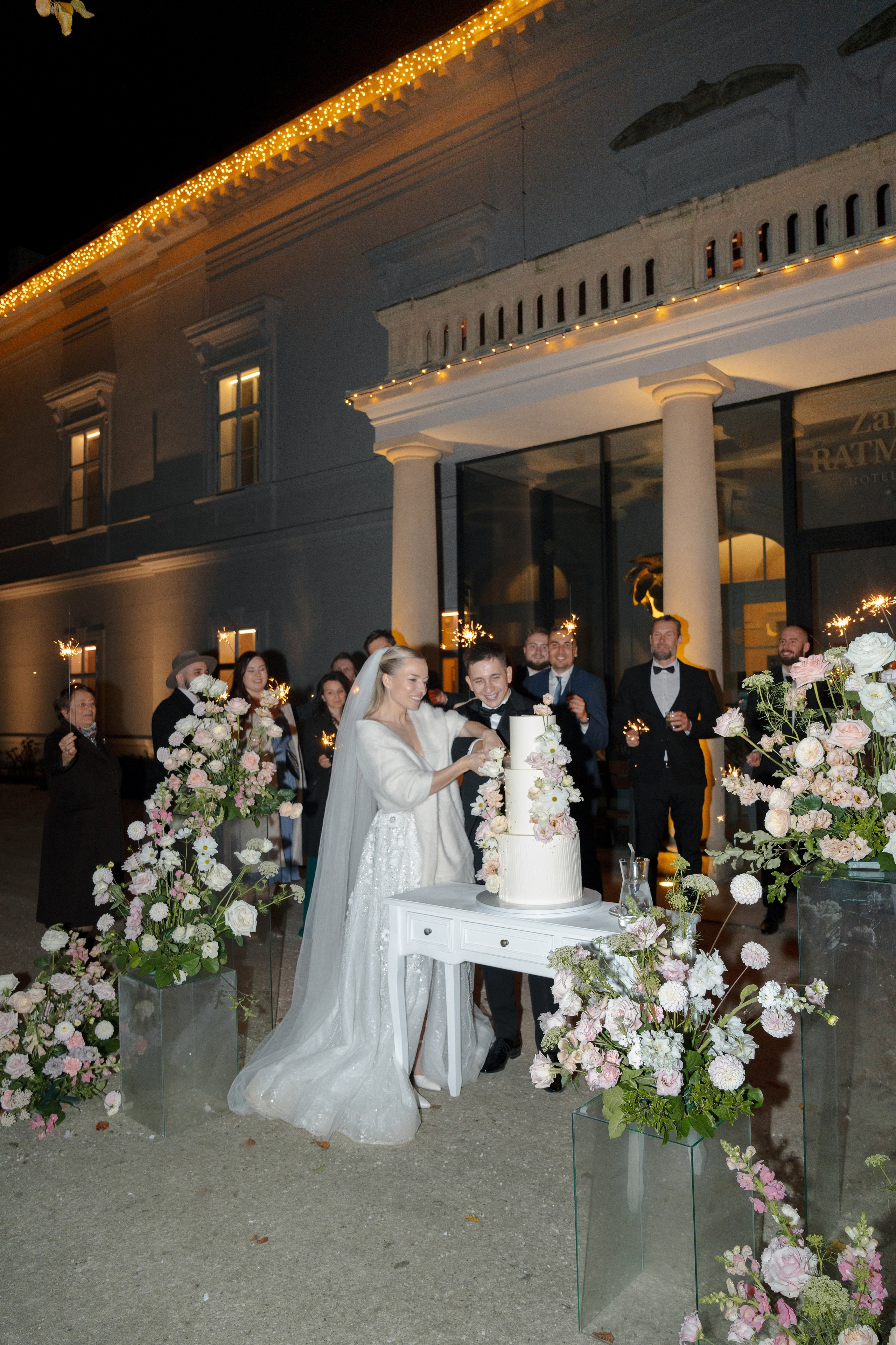 RAW Studio | Luxury Wedding Photography at Ratměřice Castle. Raw Studio: Capturing Elegant weddings accross Europe