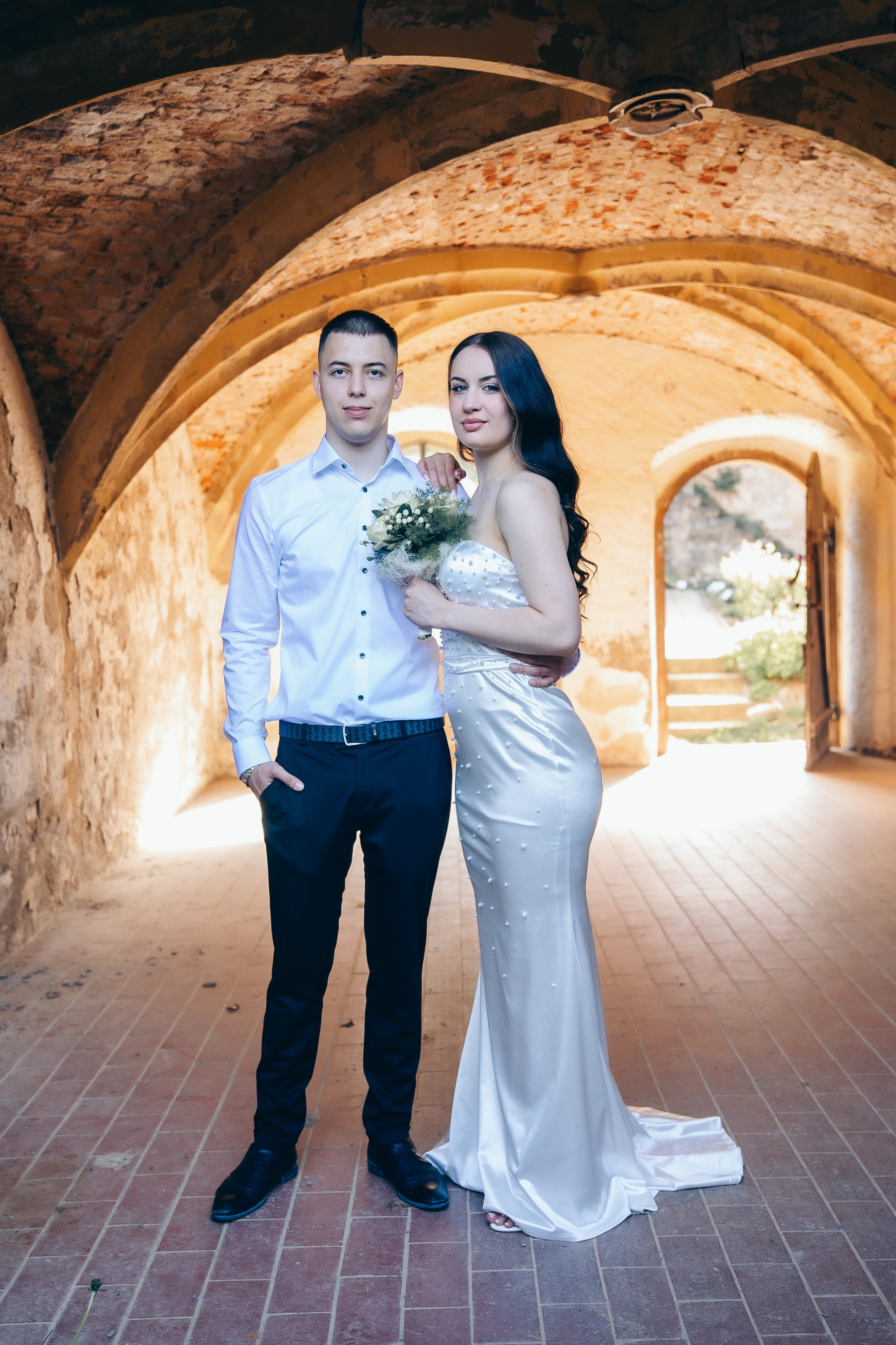 Brautpaarshooting auf Burg Hornberg. Fotograf für Hochzeits- und Familienfotos in Buchen (Odenwald) Mosbach