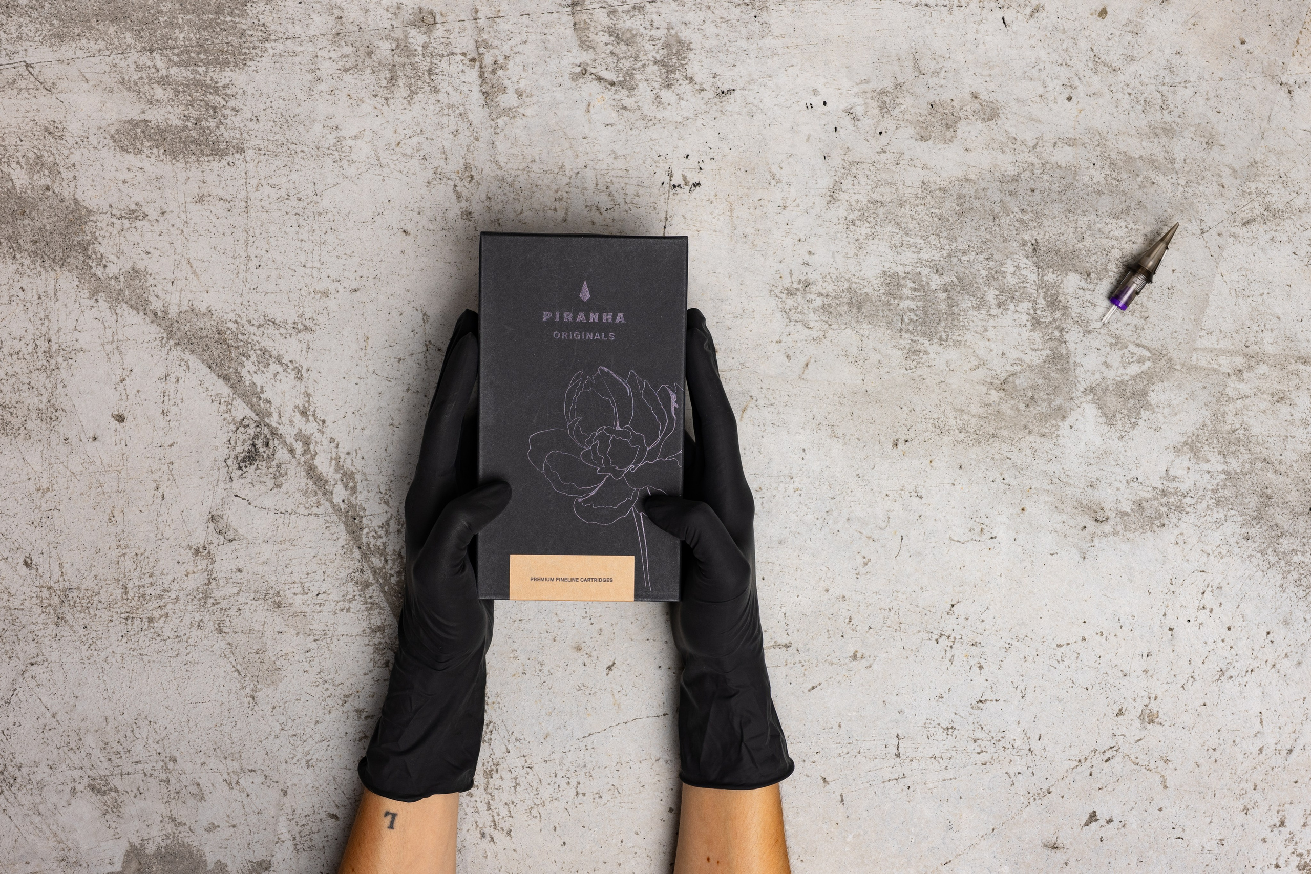 PIRANHA SUPPLIES. ESTUDIO DOZE