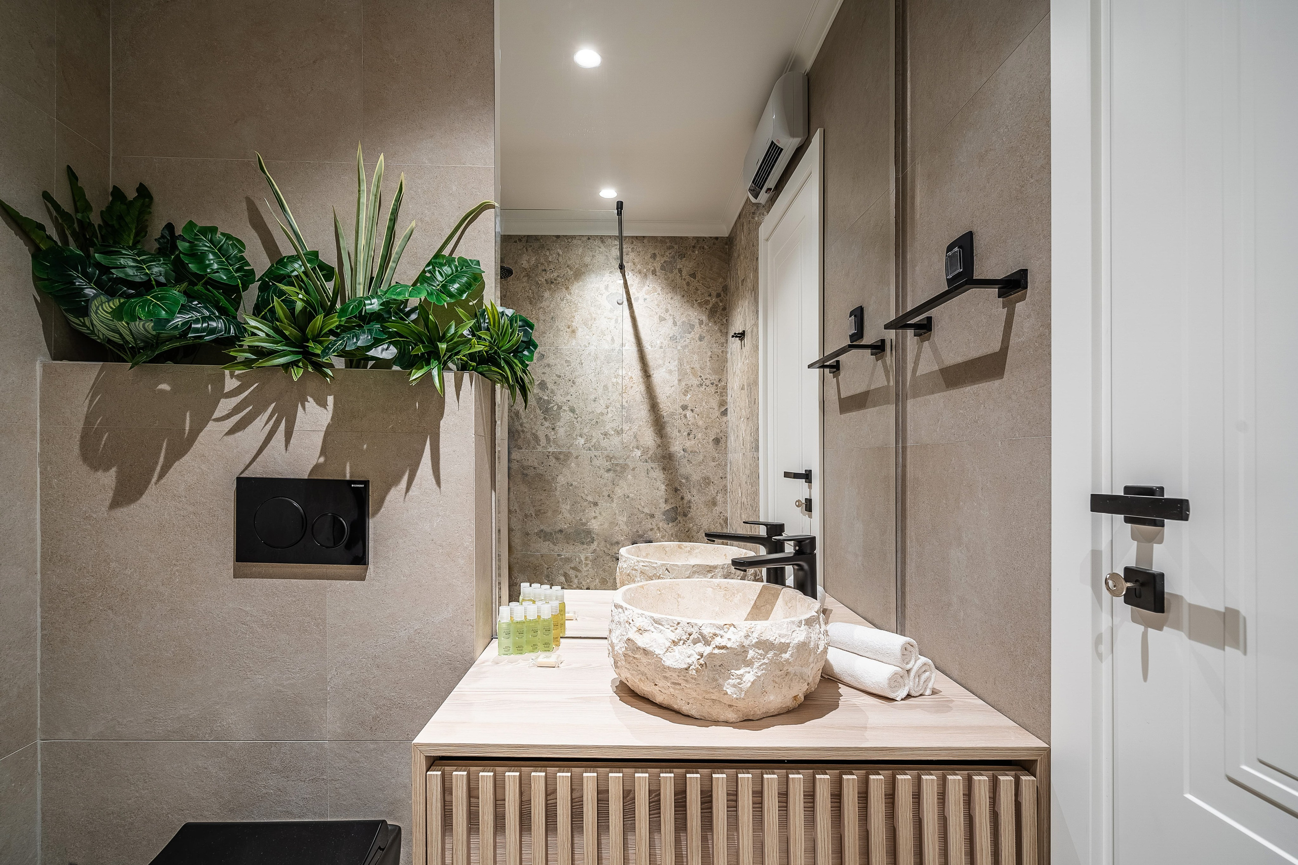 Real Estate Photography. Montenegro. EVAN ARISTOV WEDDING PHOTOGRAPHY — Seattle Wedding Photographer