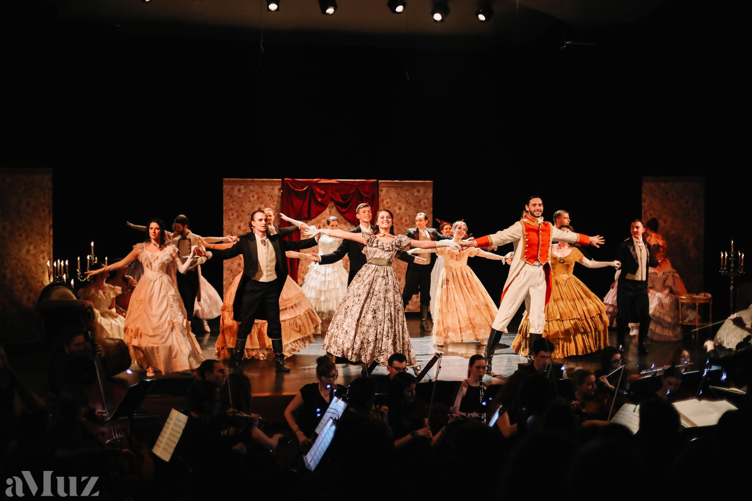 Opera Łąkowa. Fotograf Ślubny Warszawa - Sesje Biznesowe Rodzinne Eventy