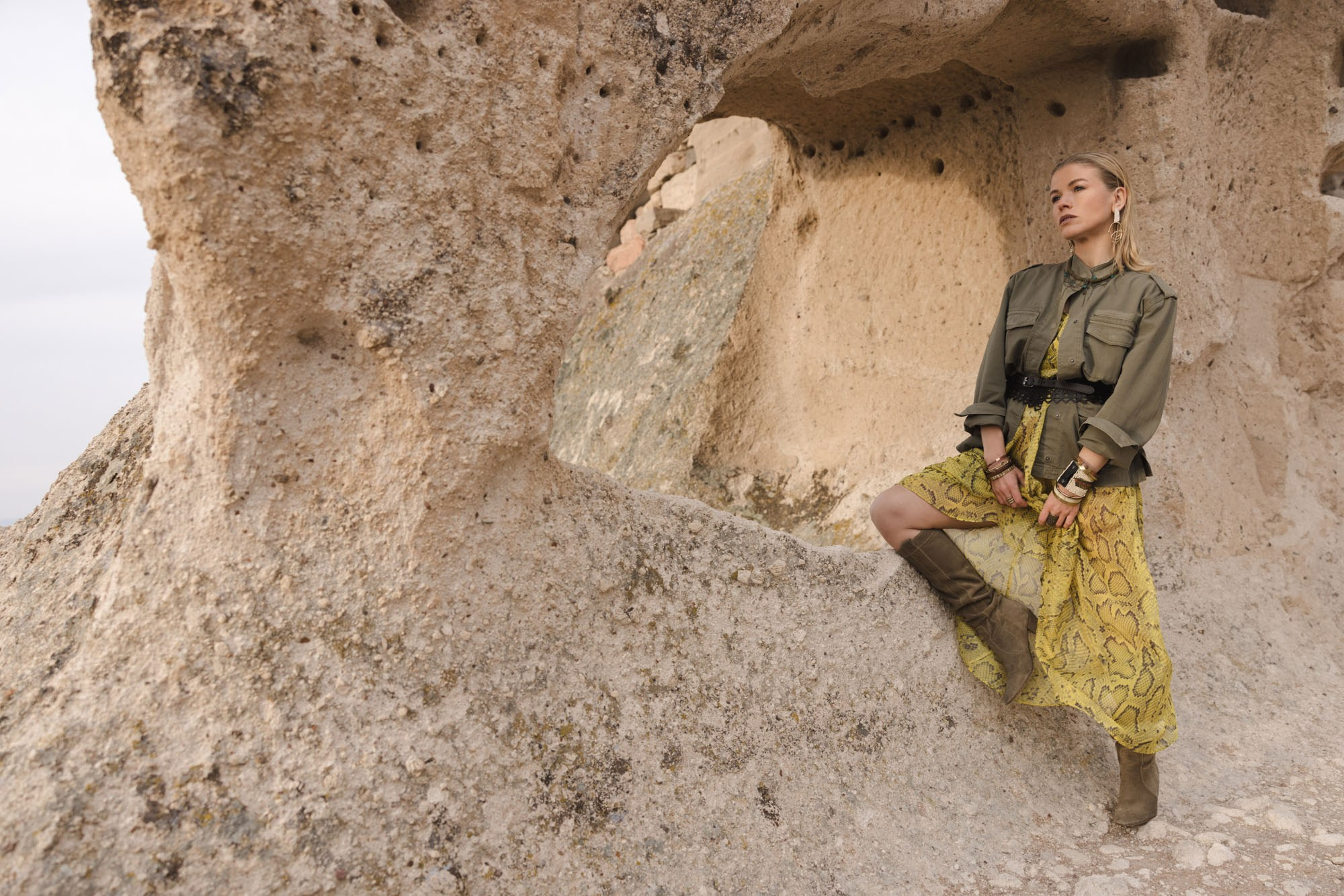 Photoshoot at Uçhisar Castle in Cappadocia. Julia Ganch I Fashion Wedding Photography I Cappadocia Turkey