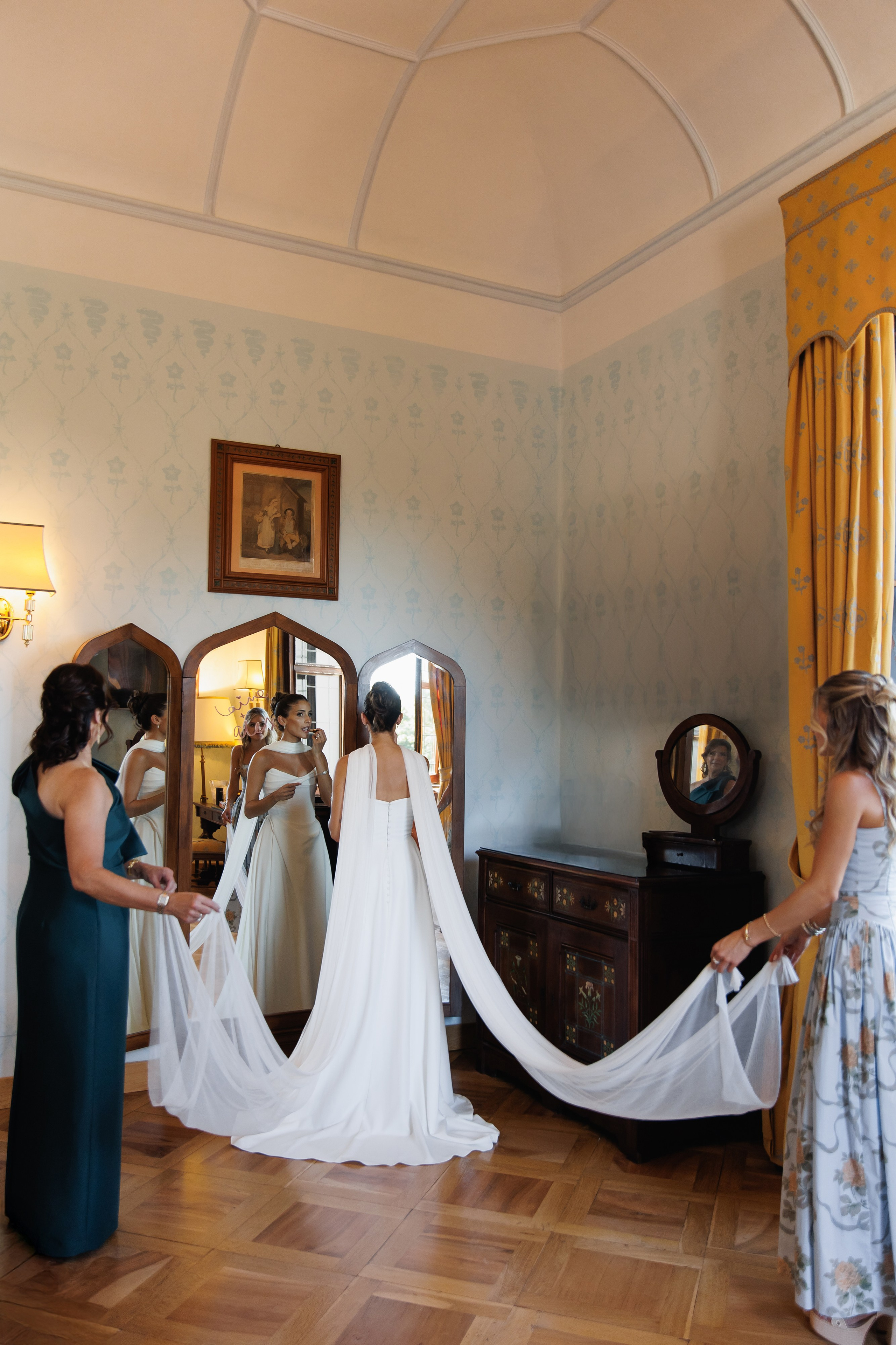 Wedding Photographer Lake Maggiore Como Italy. Wedding Photographer Rome Tuscany Como Sicily Puglia Amalfy Italy- Oksana Savenchuk