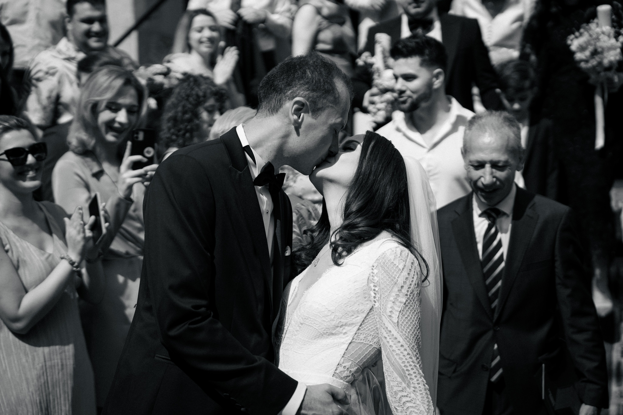 Elly & Andrew. Destination Wedding Photographer Alex Pasarelu