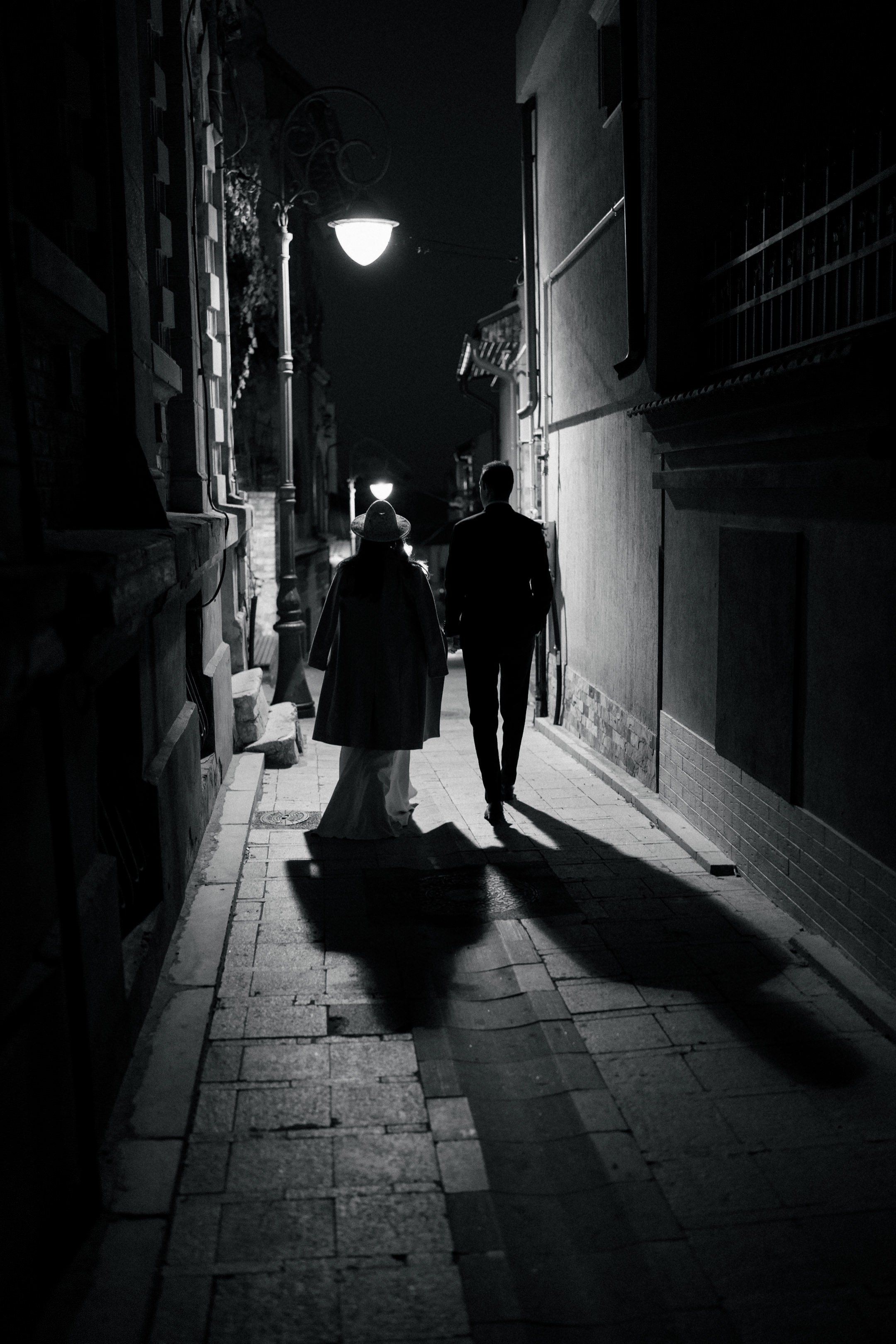 Elly & Andrew. Destination Wedding Photographer Alex Pasarelu