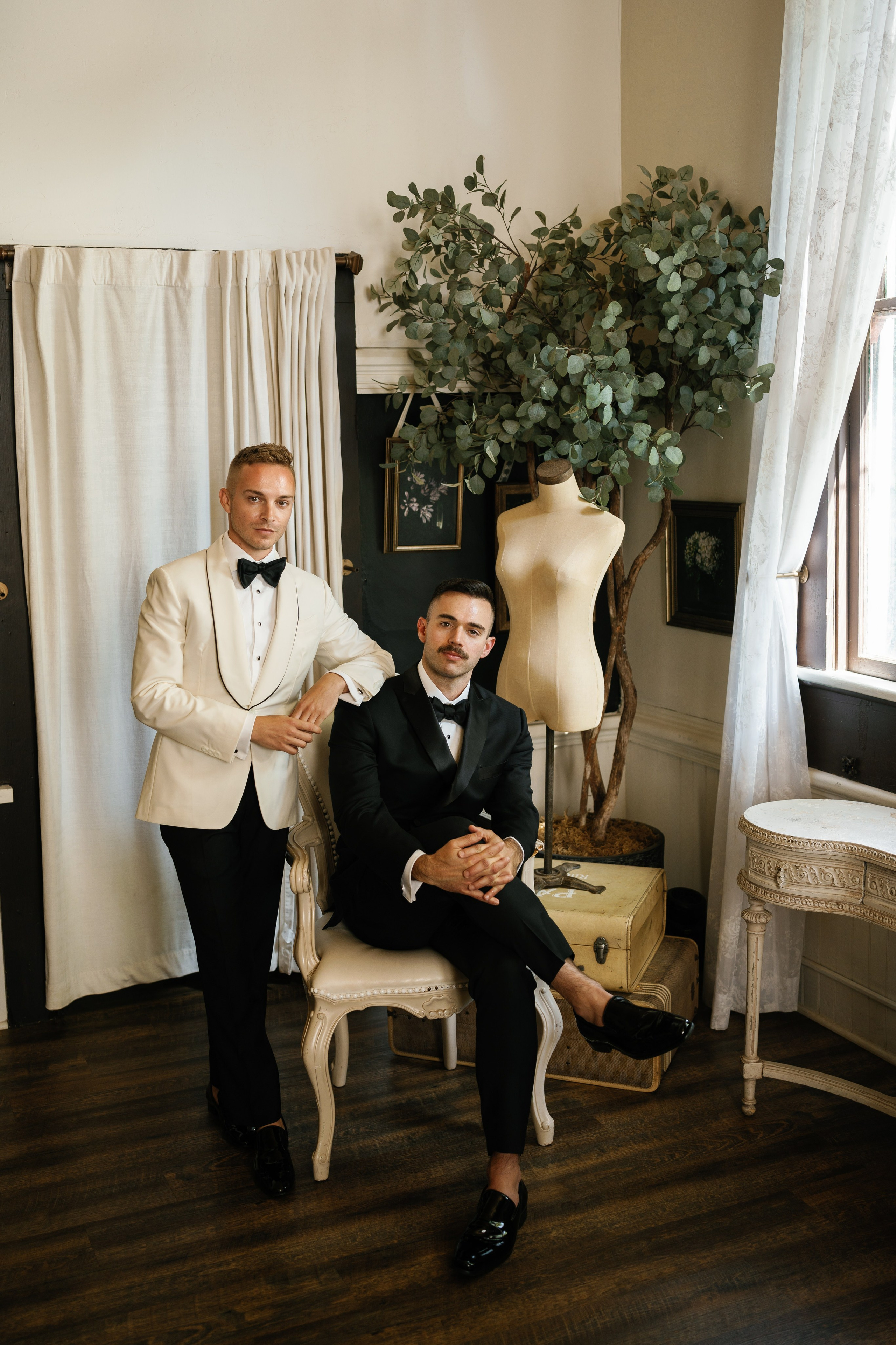 LGBT wedding photographer in California. Wedding Photography & Videography Team in California, Los Angeles, San Francisco, San Diego and Travel