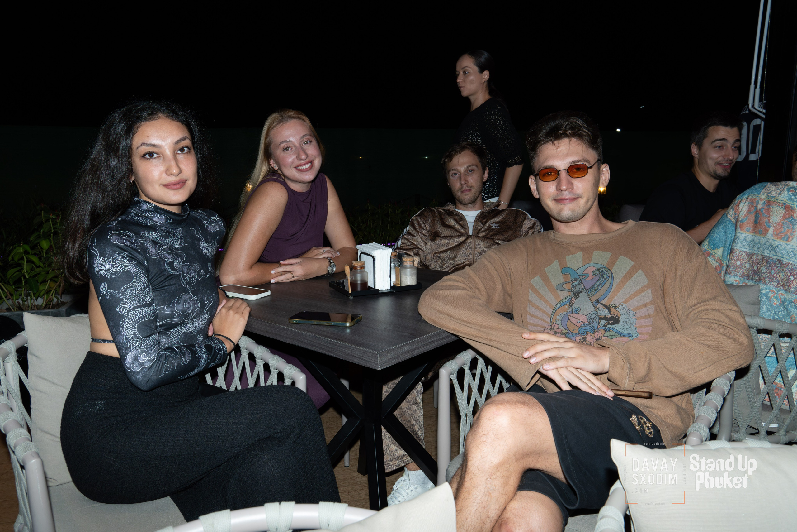 Standup Влада Лапина | Фоторепортаж | Афиша | DAVAYSXODIM.com PHUKET. АФИША|ФОТОРЕПОРТАЖИ|ИВЕНТЫ|ПХУКЕТ