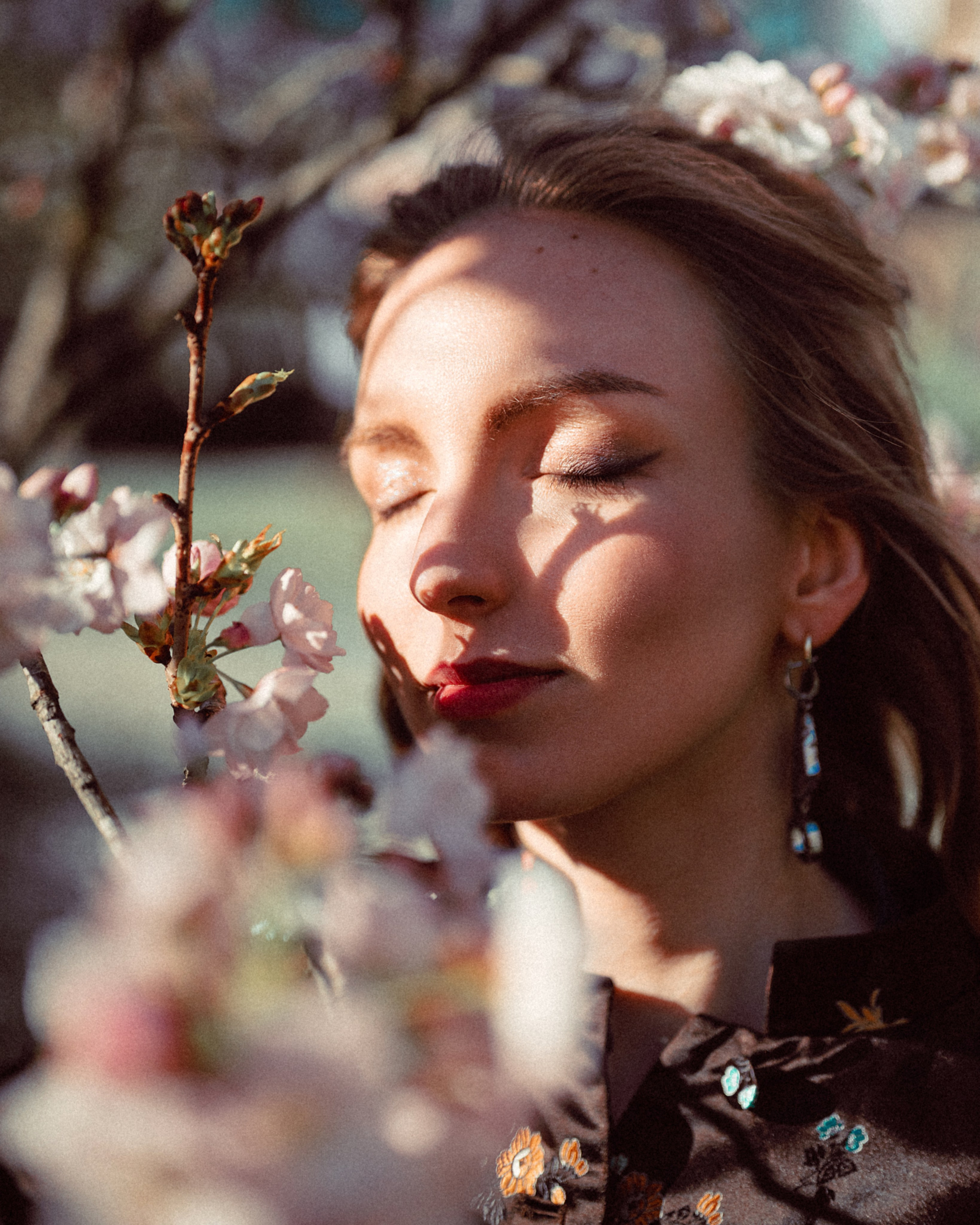 Spring Photoshoot in Yellow Flowers. Moth & Moss Photography