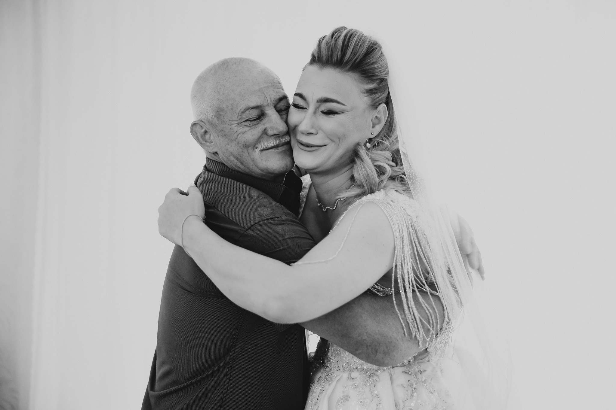 Mihai & Oana. Servicii foto-video profesionale, pentru momente de neuitat