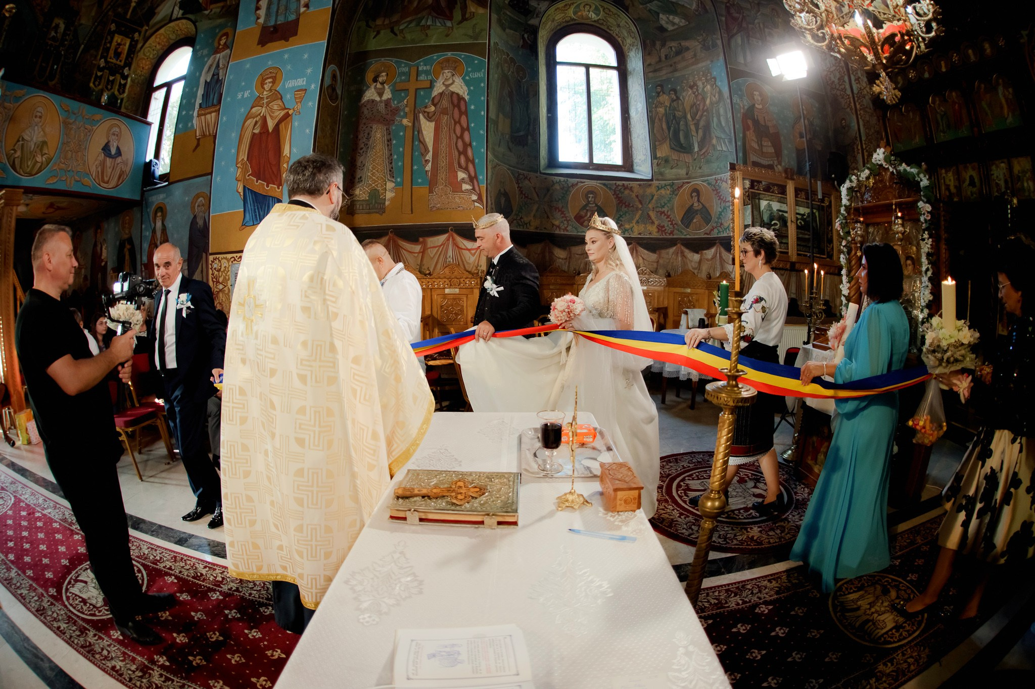 Mihai & Oana. Servicii foto-video profesionale, pentru momente de neuitat