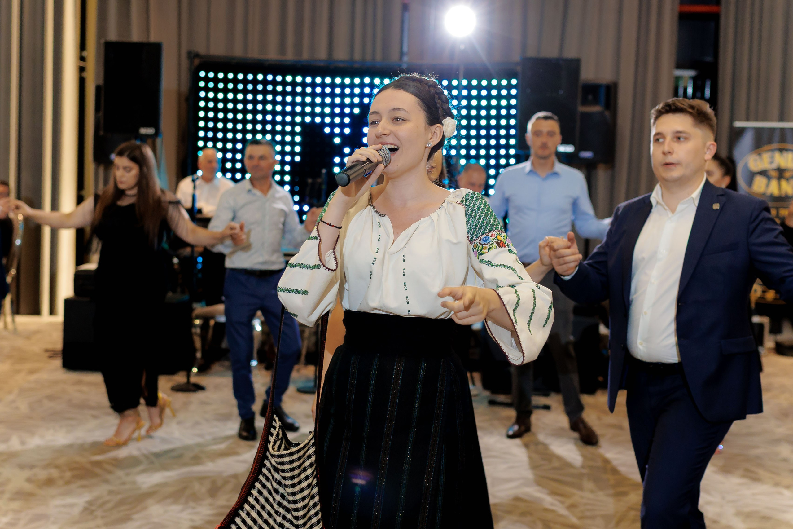 Nunta Nicoleta & Răzvan | Fotografie & Videografie Profesională. Servicii foto-video profesionale, pentru momente de neuitat