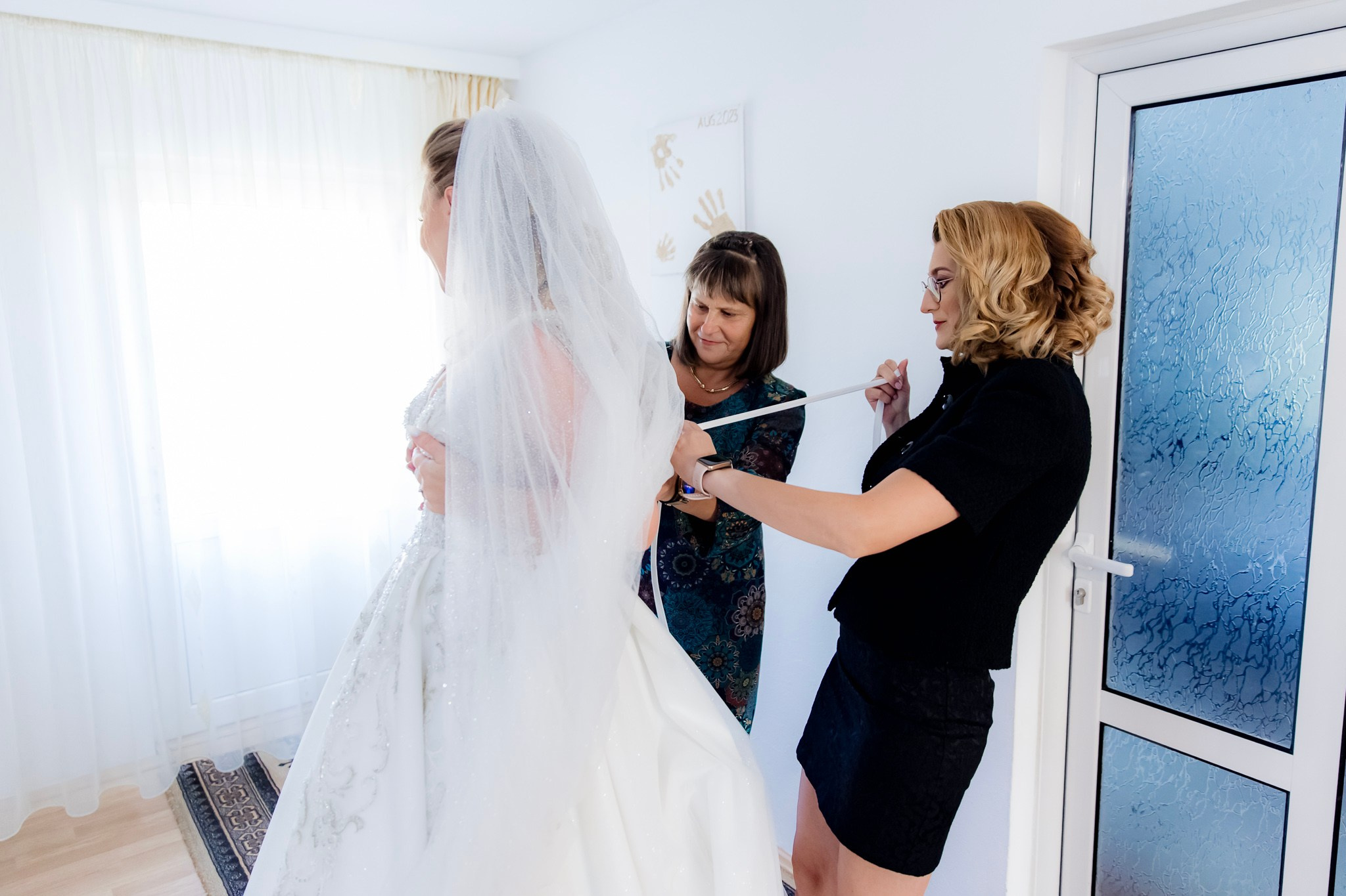 Mihai & Oana. Servicii foto-video profesionale, pentru momente de neuitat