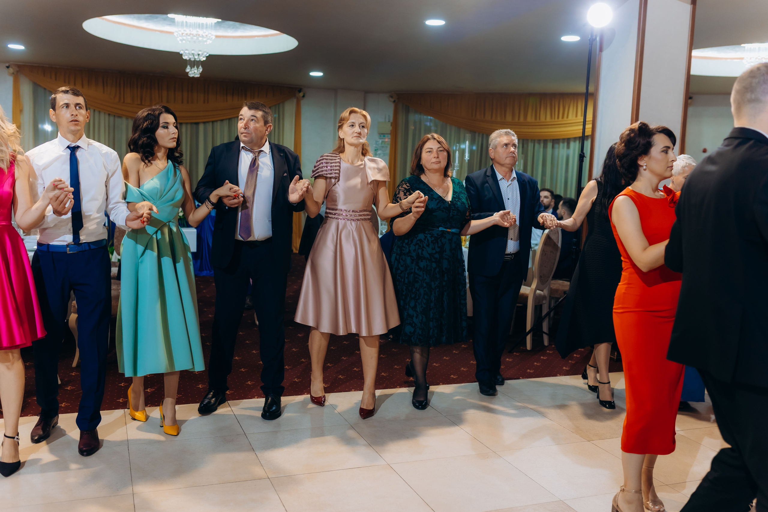 Loredana & Emilian – Ziua Nunții | Videografie - fotografie Botez Suceava, Iași, Botoșani. Servicii foto-video profesionale, pentru momente de neuitat