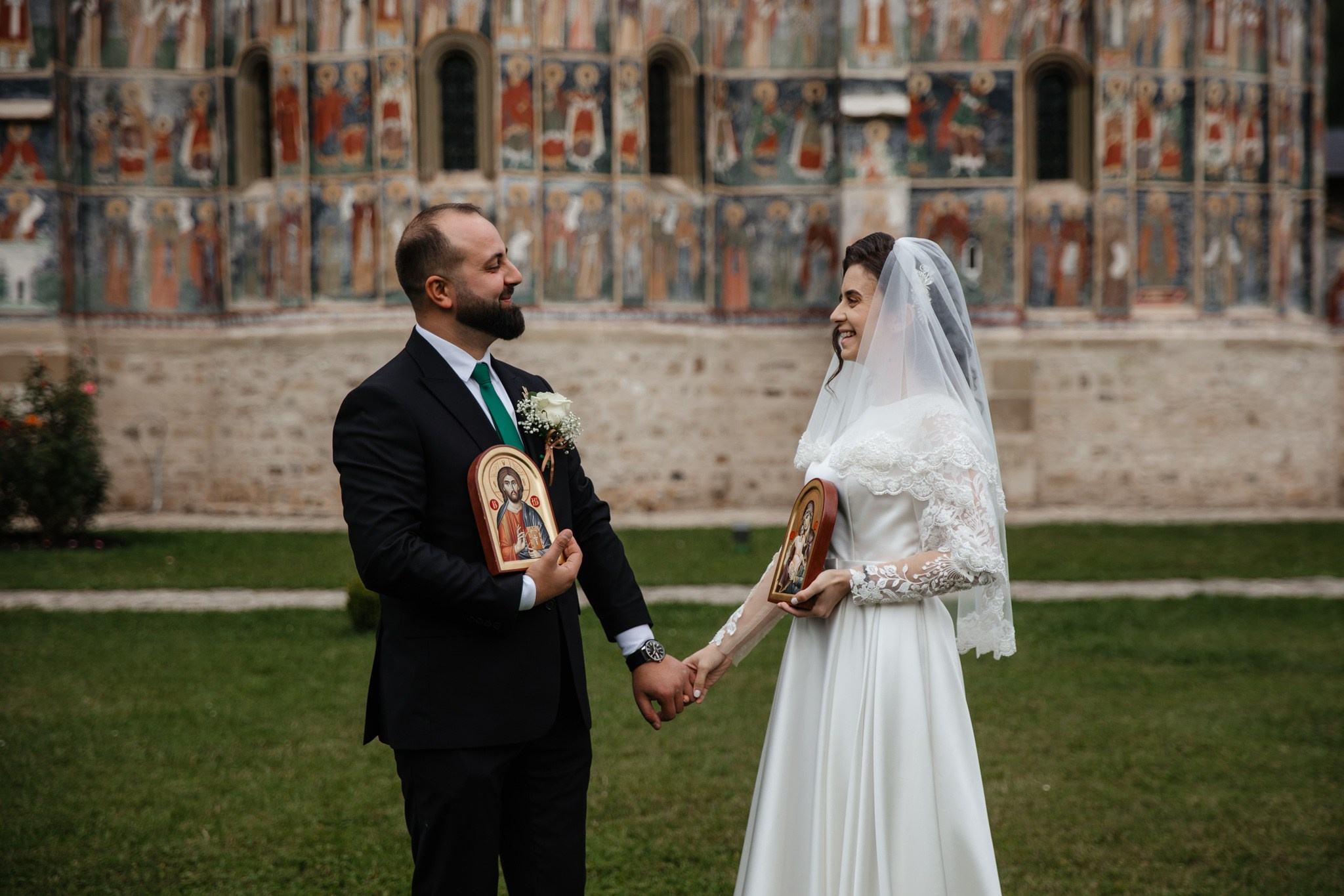 Nunta de Poveste la Sucevița: Cristi și Andreea. Servicii foto-video profesionale, pentru momente de neuitat