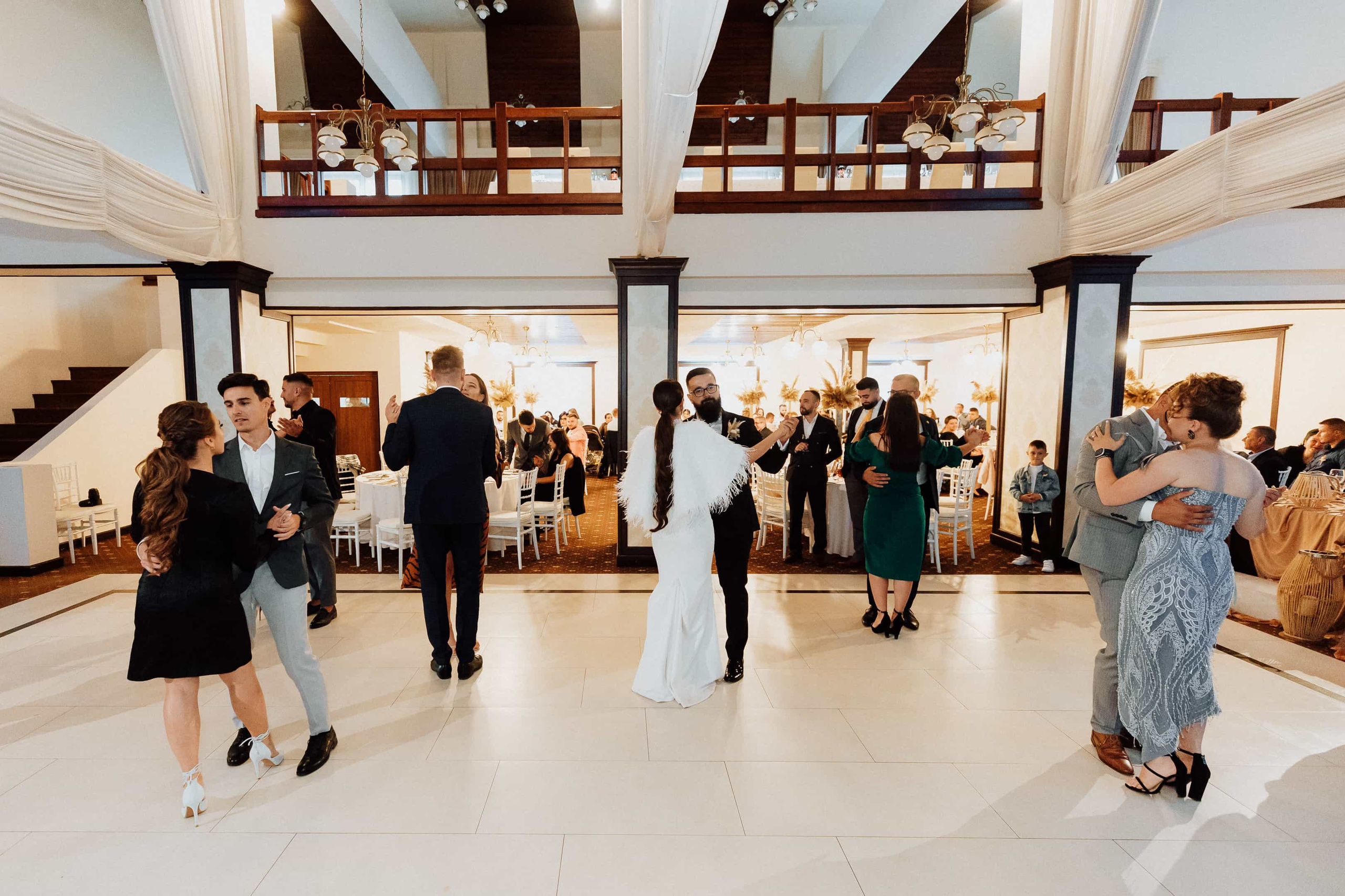 Stefanel & Elena. MovieFrames.ro