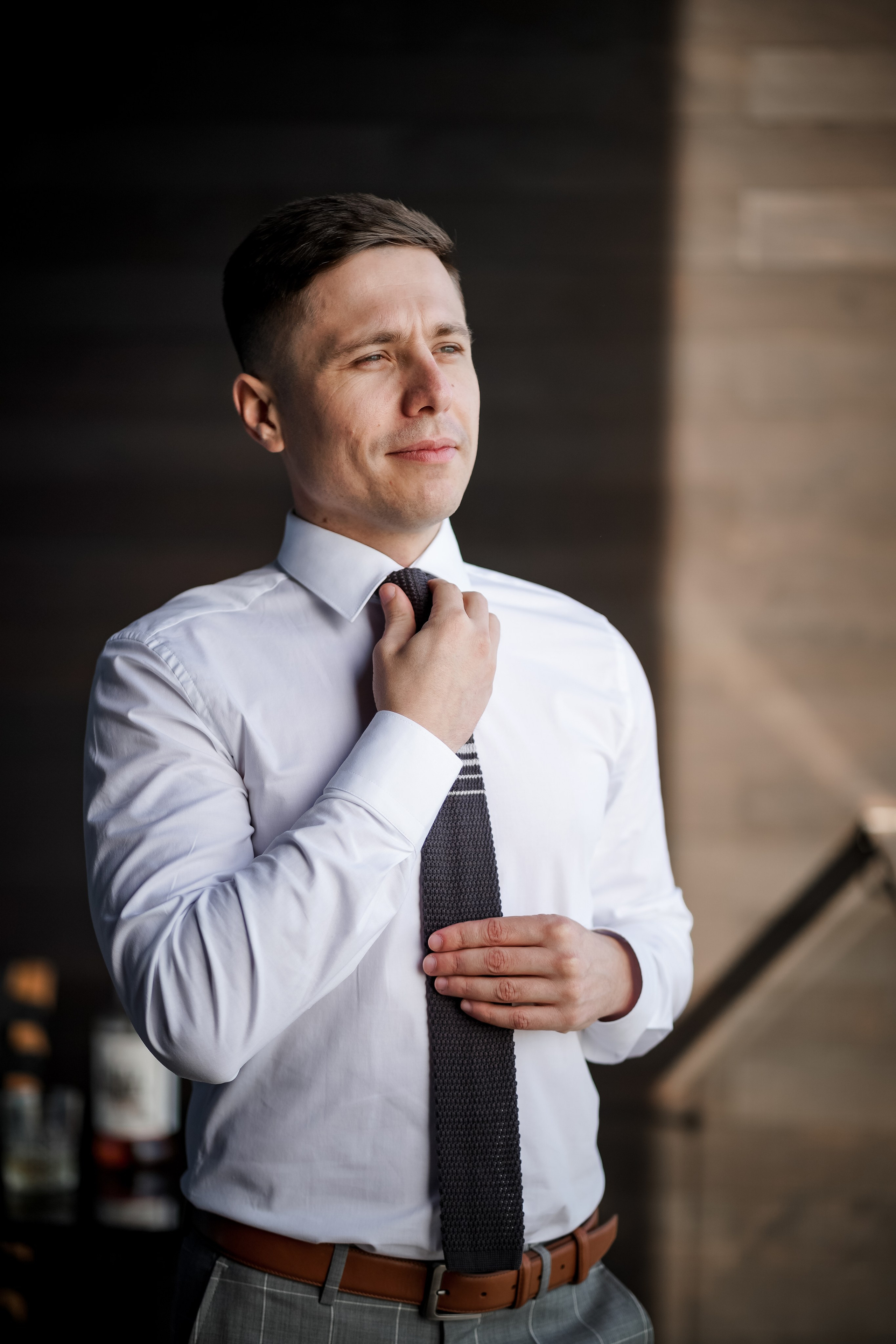 Der Bräutigam. Hochzeits- und Reportagefotograf für München, Regensburg, Deutschland RED LINE Media