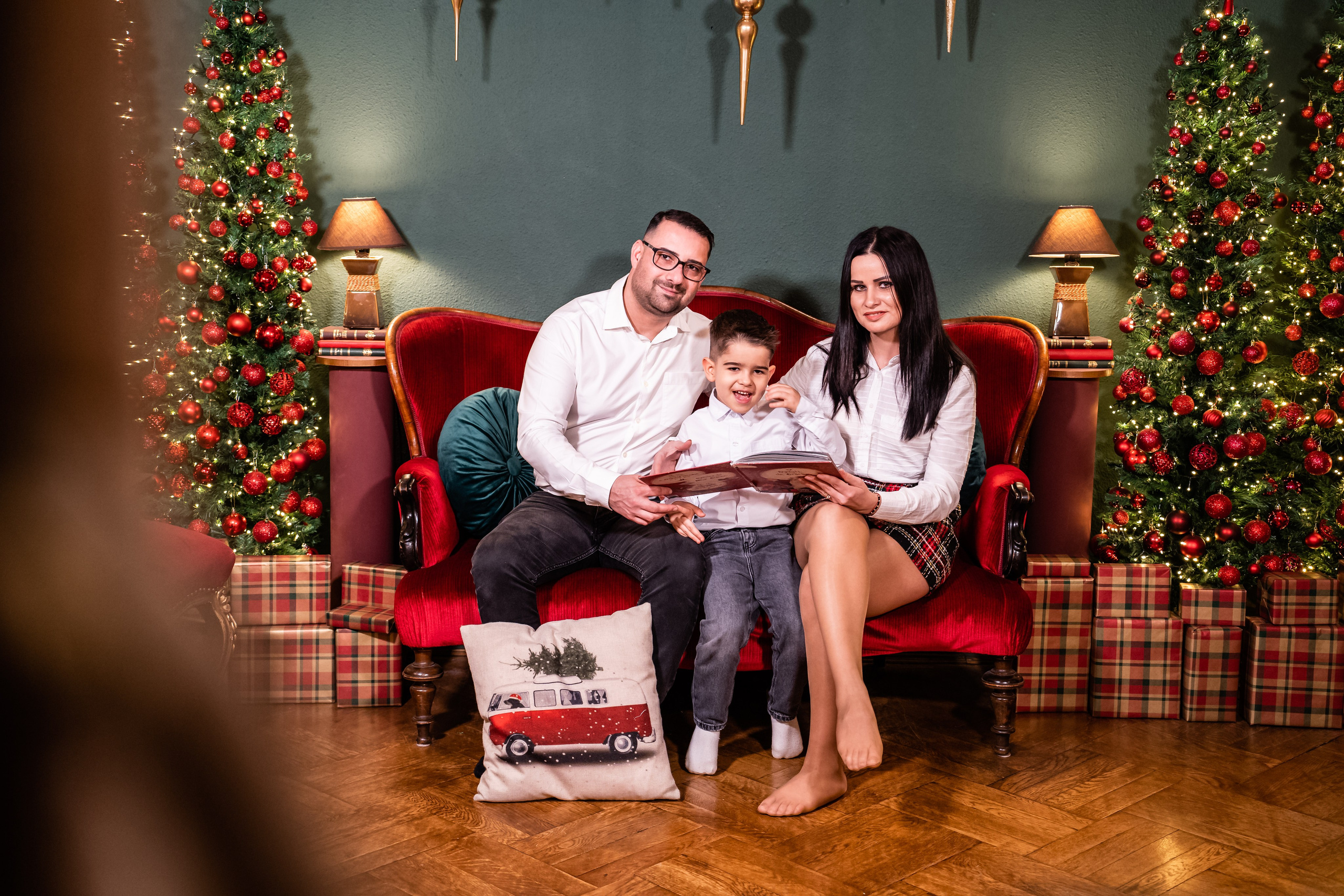 Matei and family. Acasă