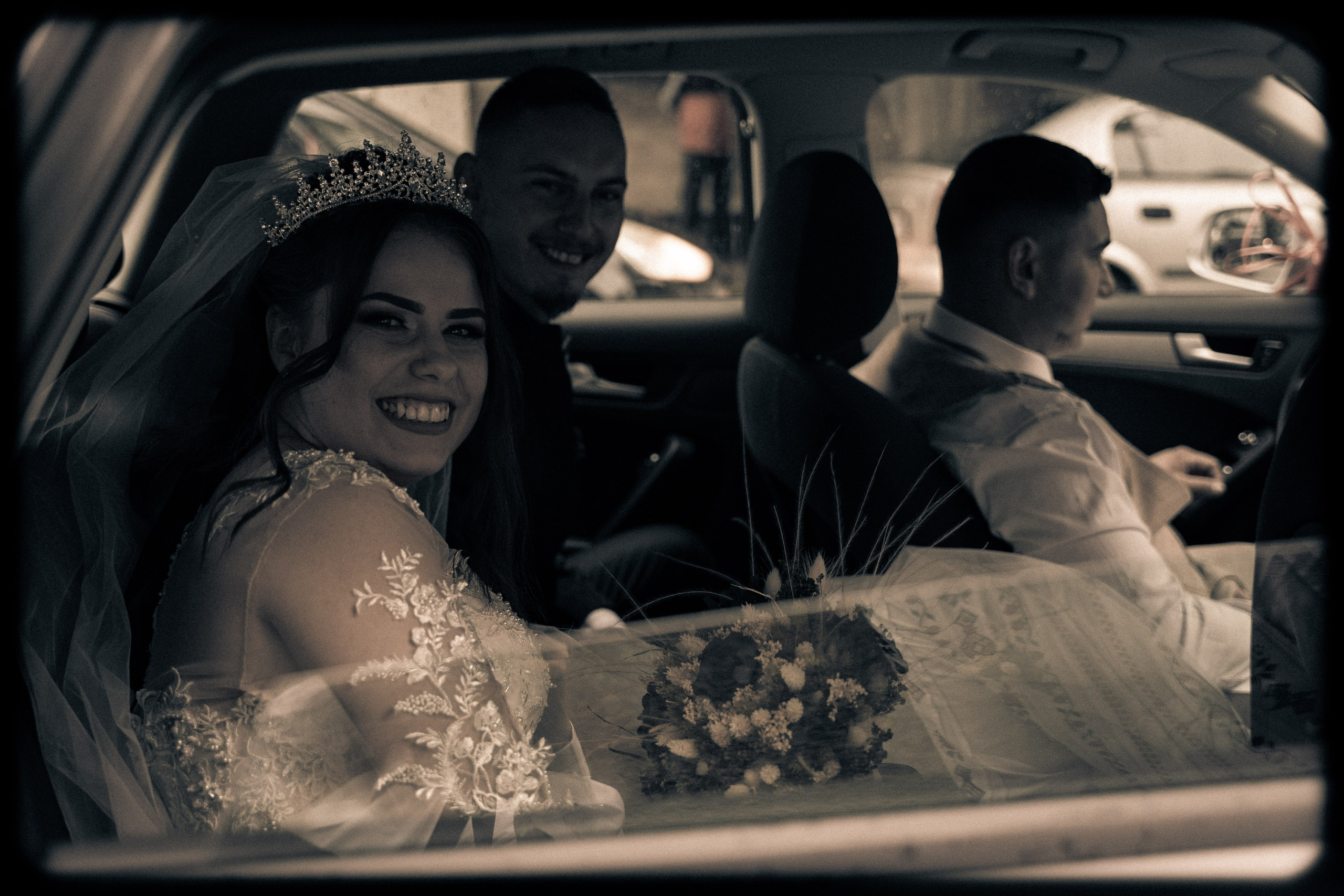 Nunta Teodora & Raul – Fotograf Videograf Emerald Oradea