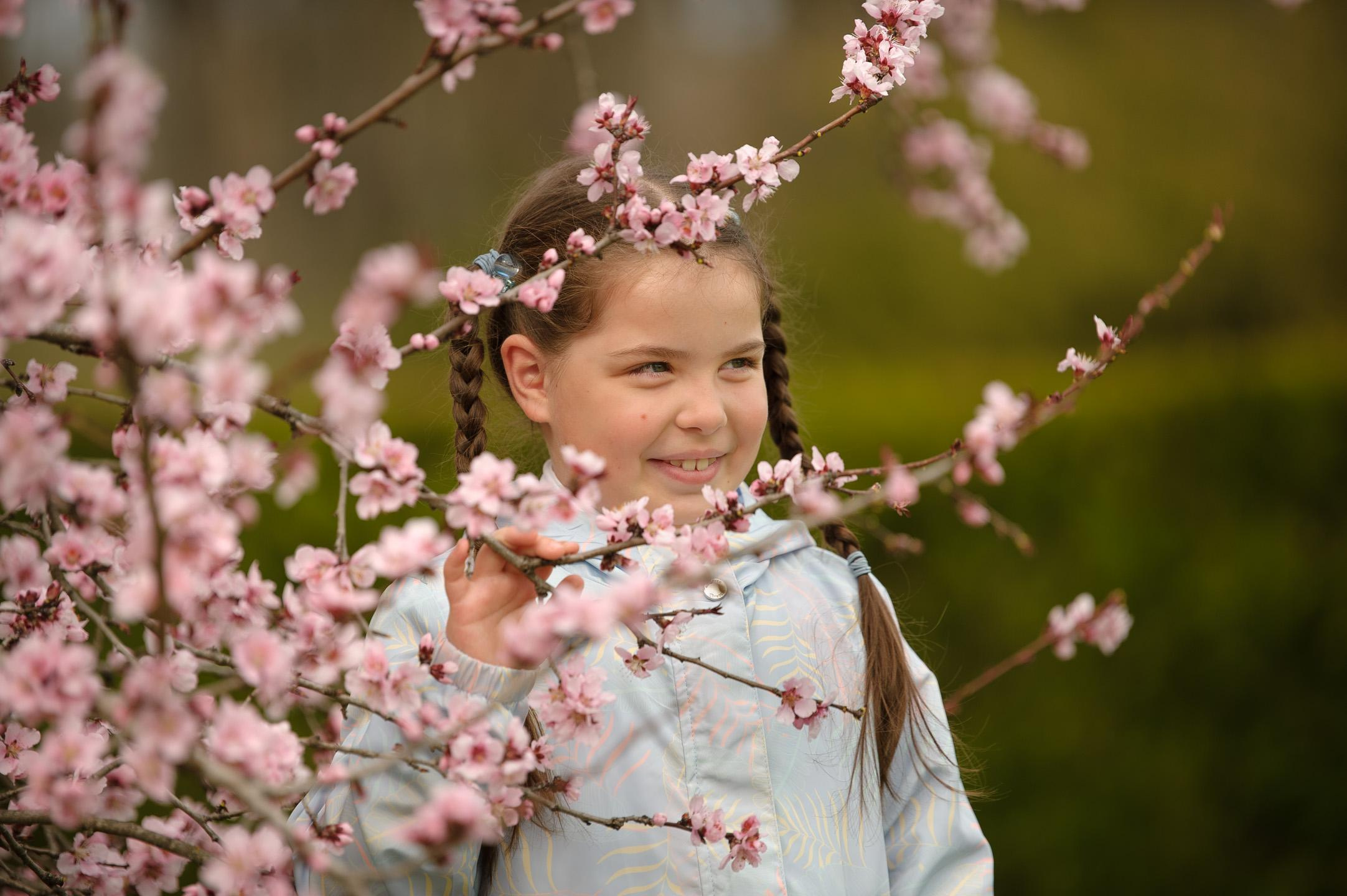 Весенняя Фотосессия Полины. Семейный фотограф в Кишинёве THOMAS SHTIFT
