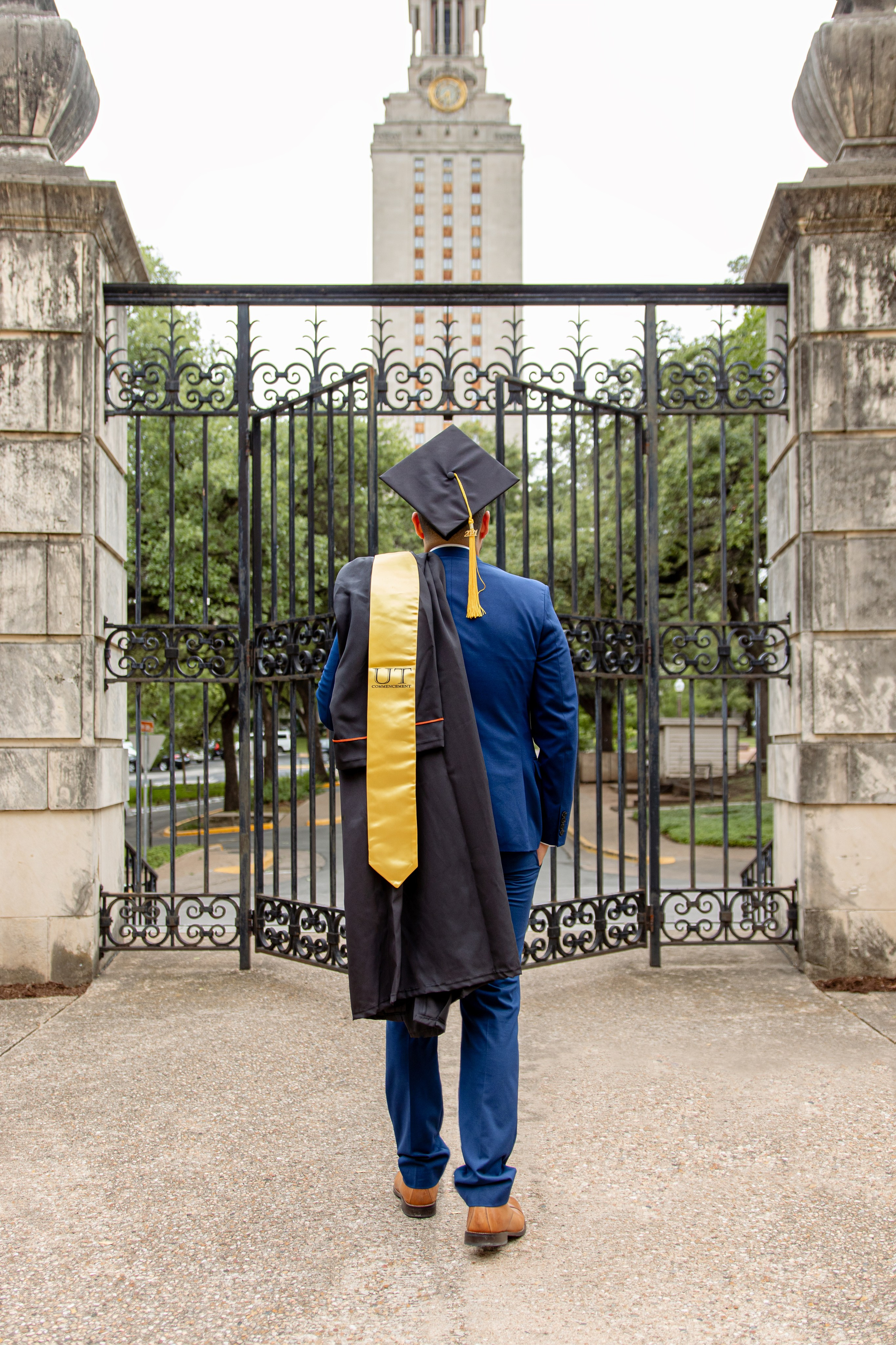 Pedro’s senior photoshoot at the University of Texas Austin