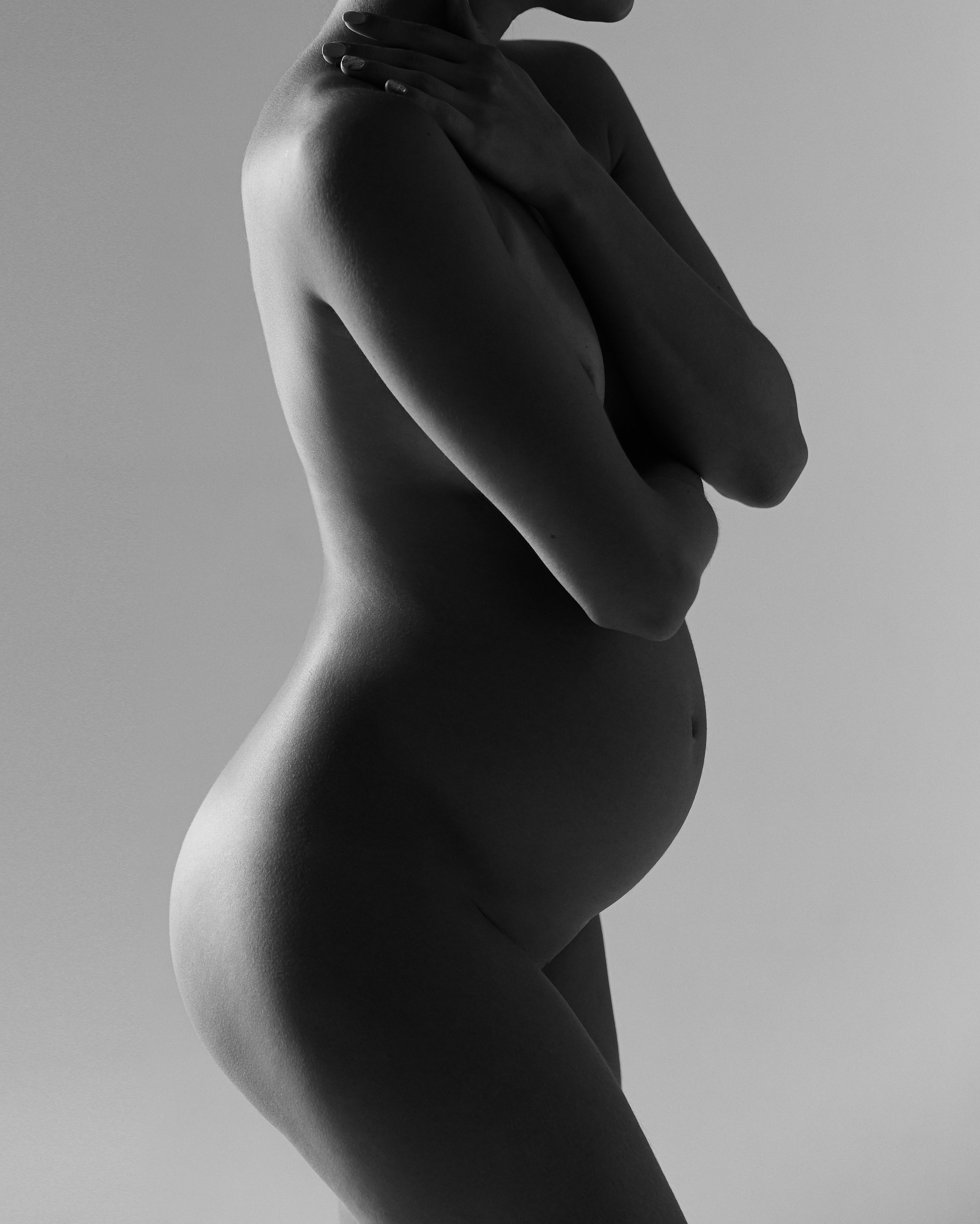 Schwanger Fotoshooting Babybauch, pregnant woman photo, Schwangerschaft foto, Fotograf in Deutschland, Weiss und schwarz foto , fotograf in Schweinfurt , Fotograf in Frankfurt, Fotograf in Würzburg,  Schweinfurt foto , Nuremberg fotograf , fotograf in der nähe , fotograf in München , fotograf in meiner nähe, Schweinfurt foto, Schweinfurt Fotogeschäft, Schweinfurt fotoshooting, 