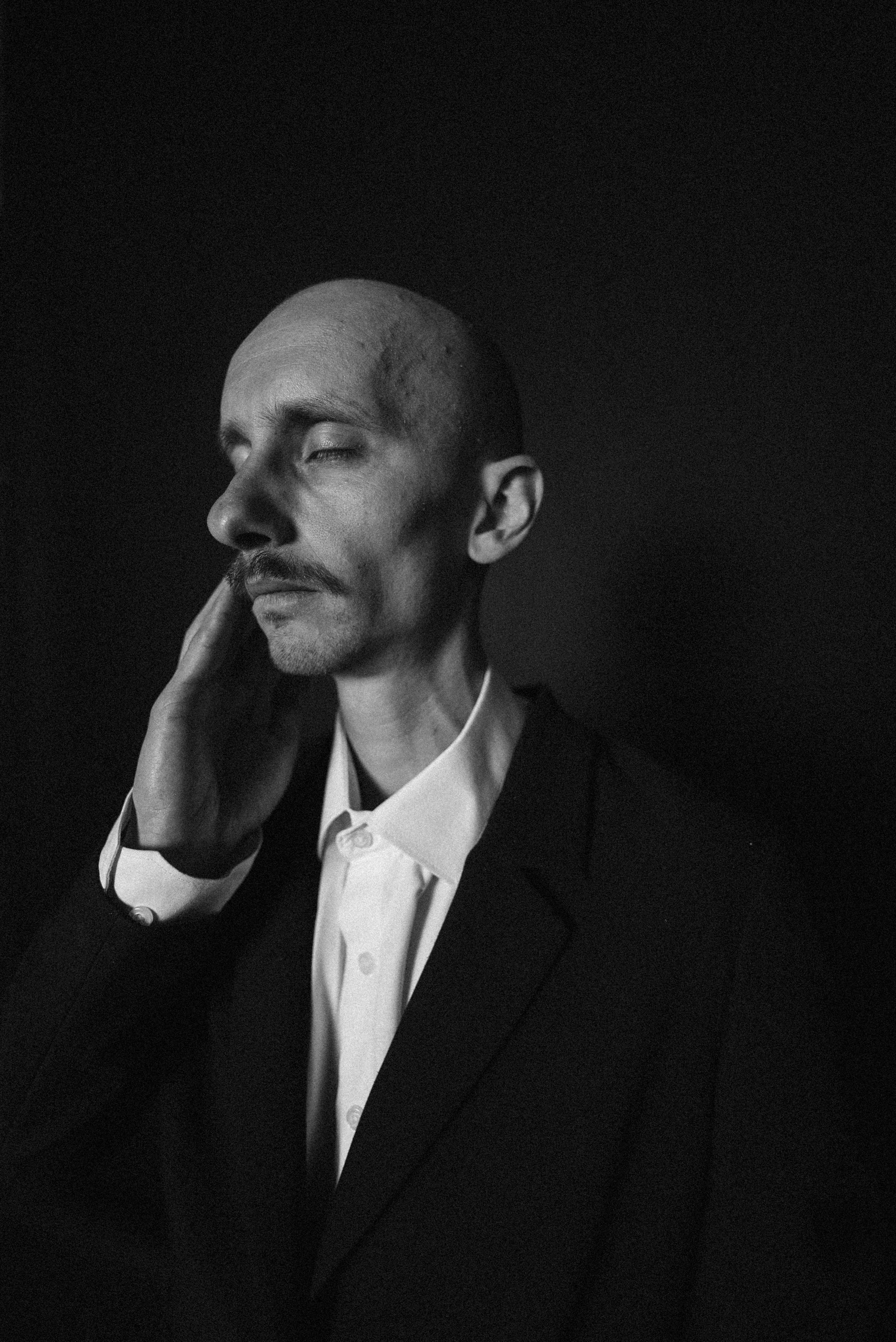 2025. Стрит-фотография, полная абсурда, идиотизма и красоты