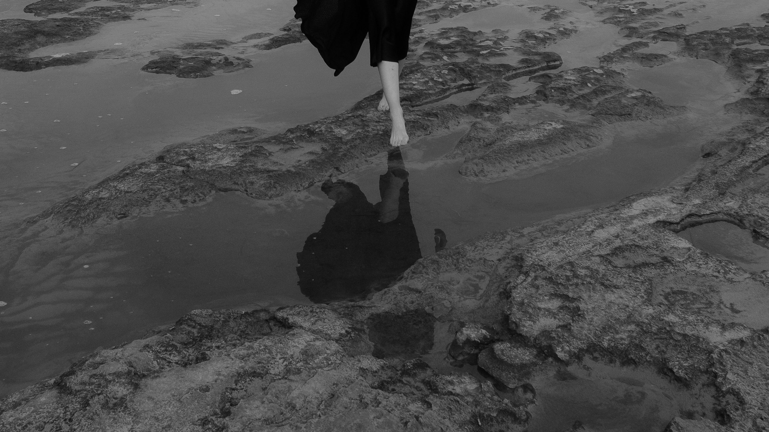 Atmospheric stylized photo shoot by the sea