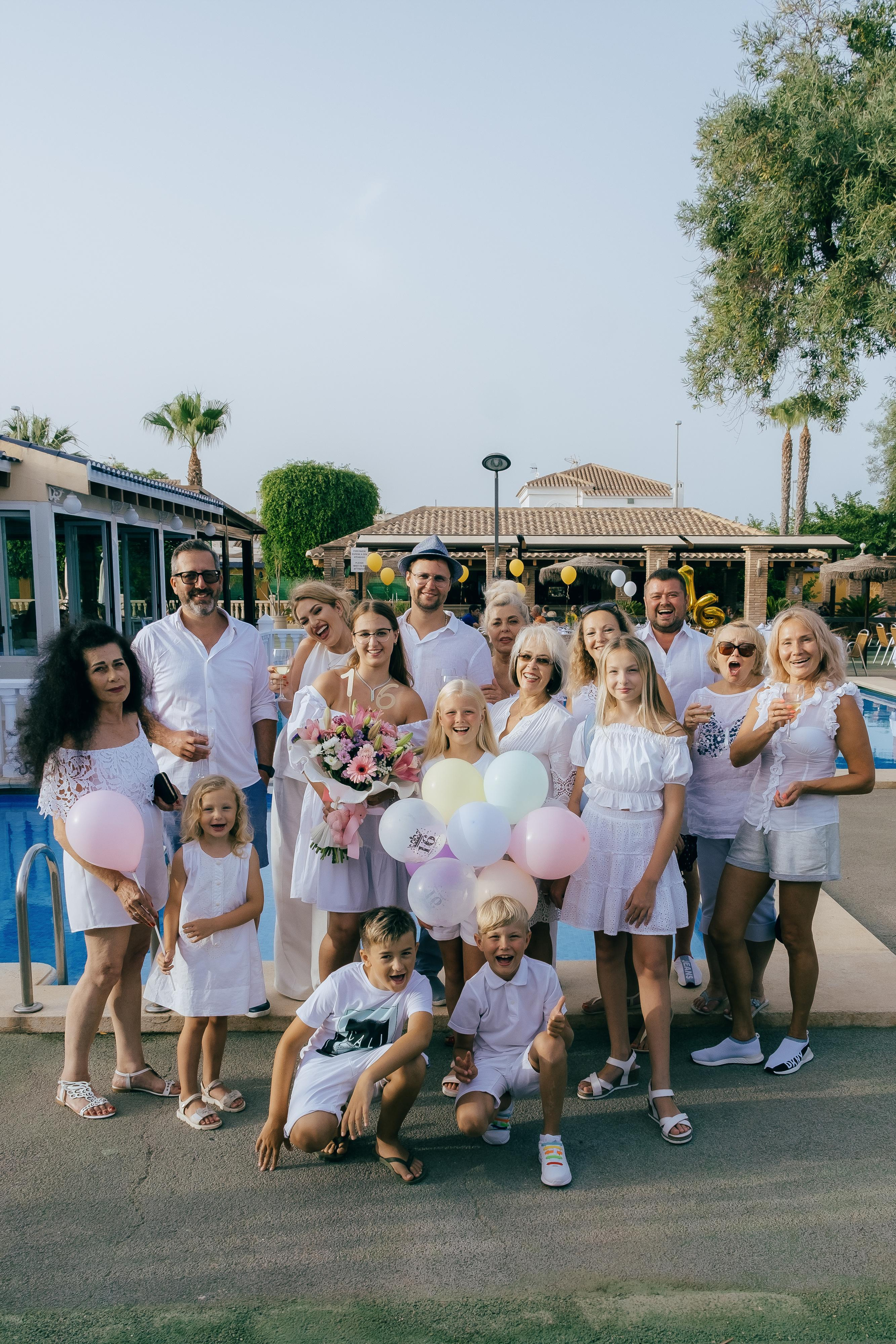 Photographer for birthday in Torre de la Horadada — lively and stylish shots