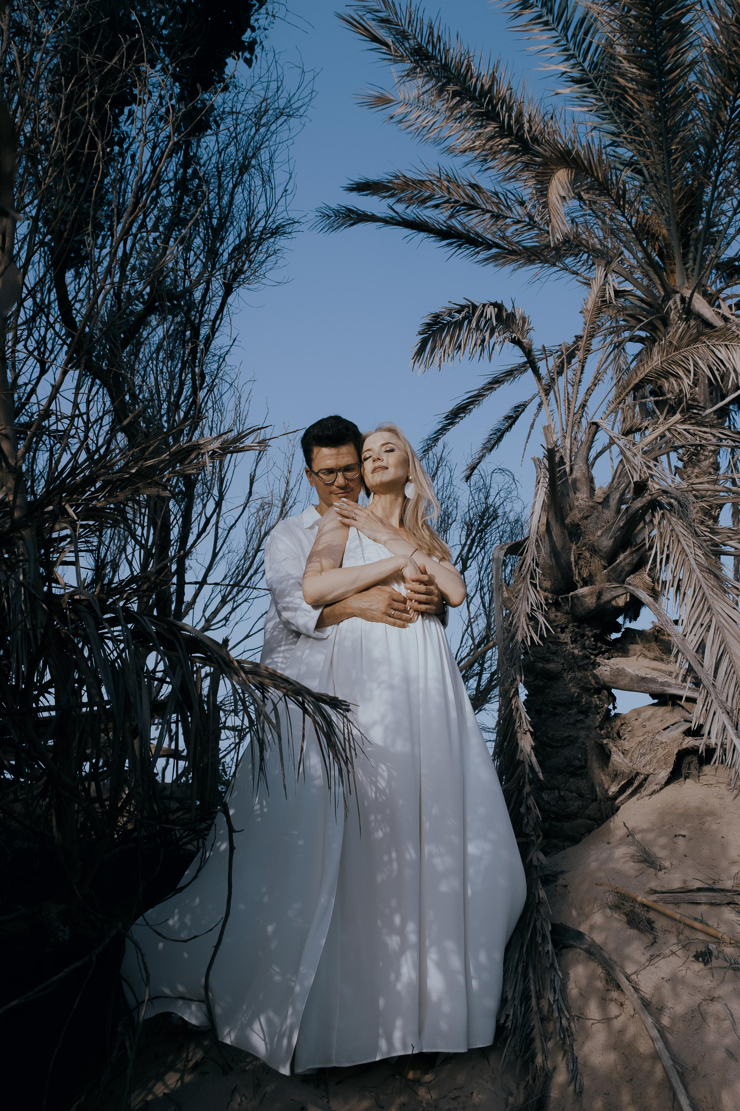 Vika & Slava: Лав стори на диком пляже в Испании