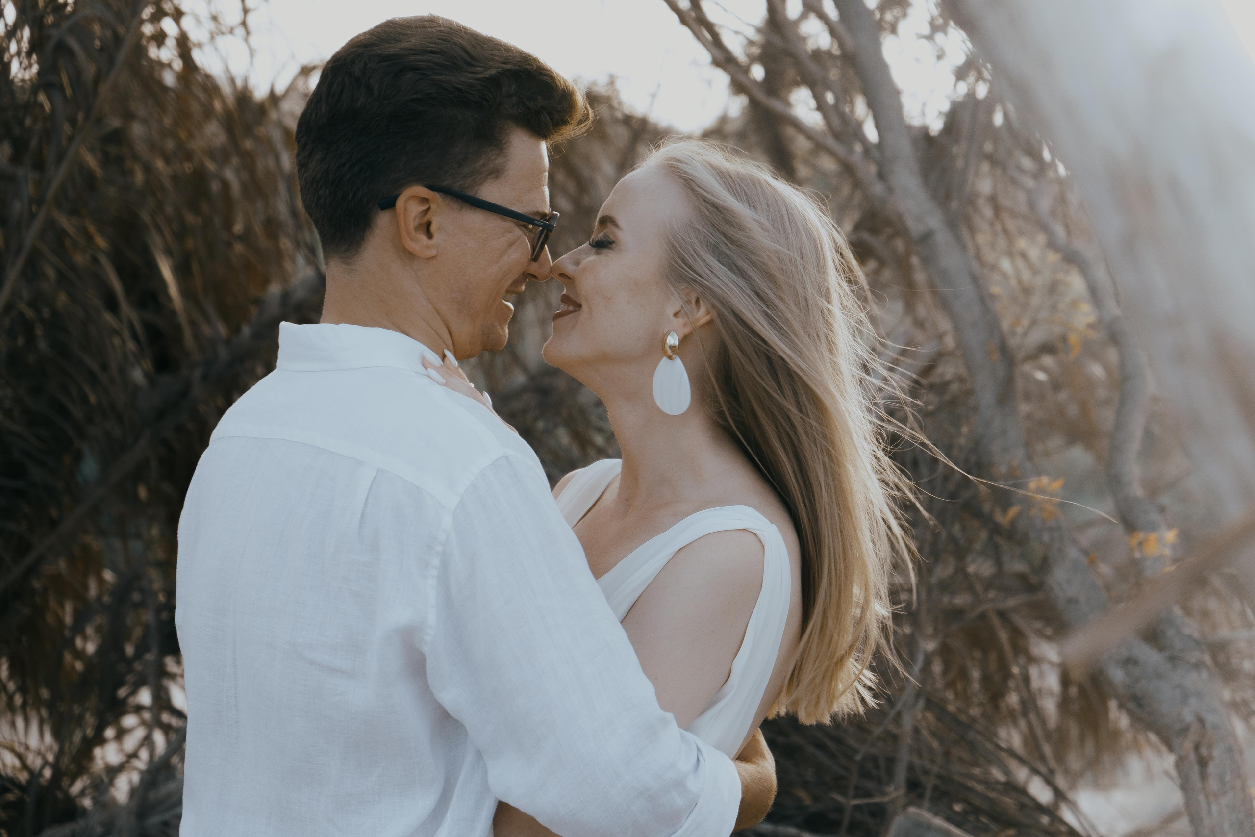 Vika & Slava: Лав стори на диком пляже в Испании