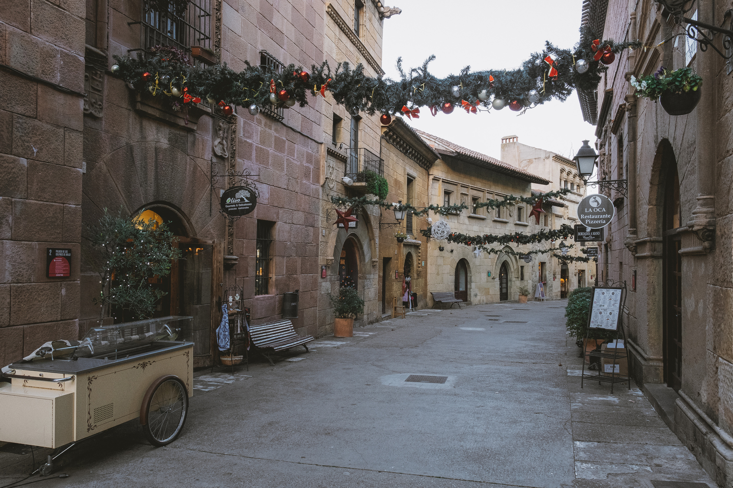 Poble Espanyol (Испанская деревня, исп. Pueblo Español)