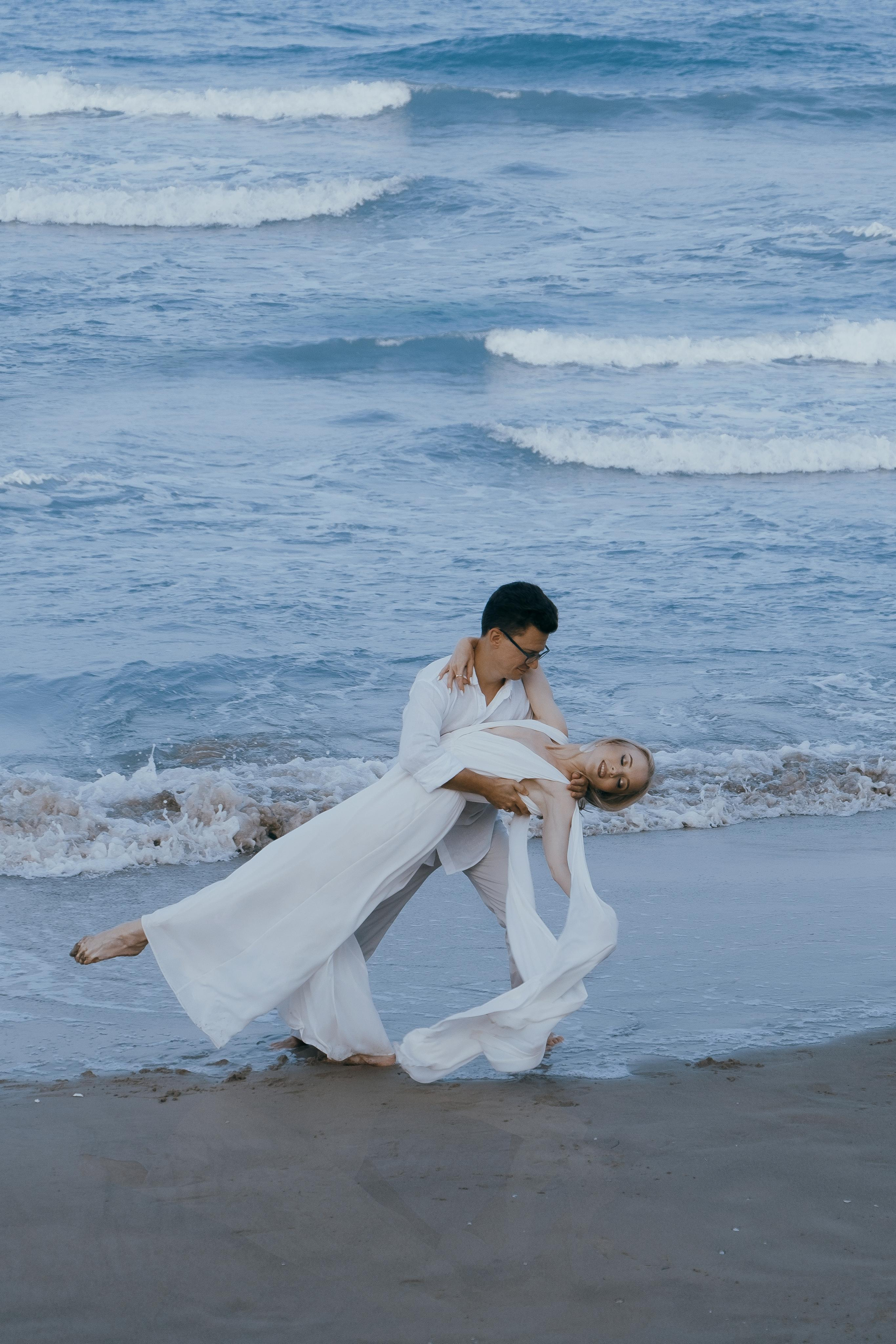 Vika & Slava: Лав стори на диком пляже в Испании