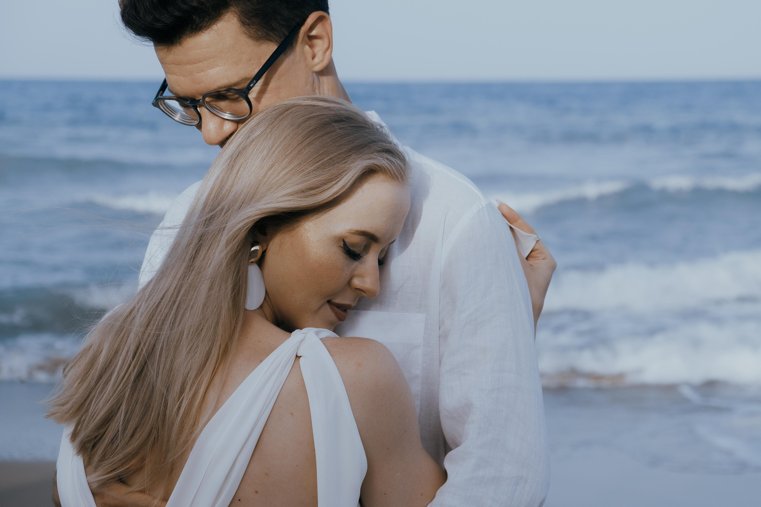 Vika & Slava: Лав стори на диком пляже в Испании