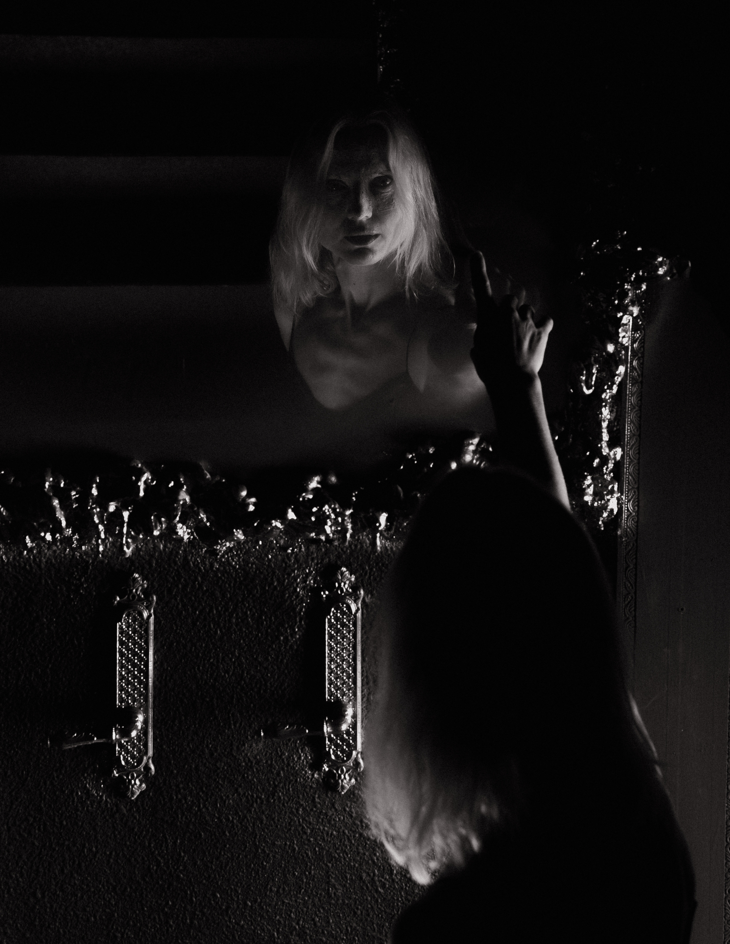 Coherence. Креативная арт-фотосессия с двумя девушками