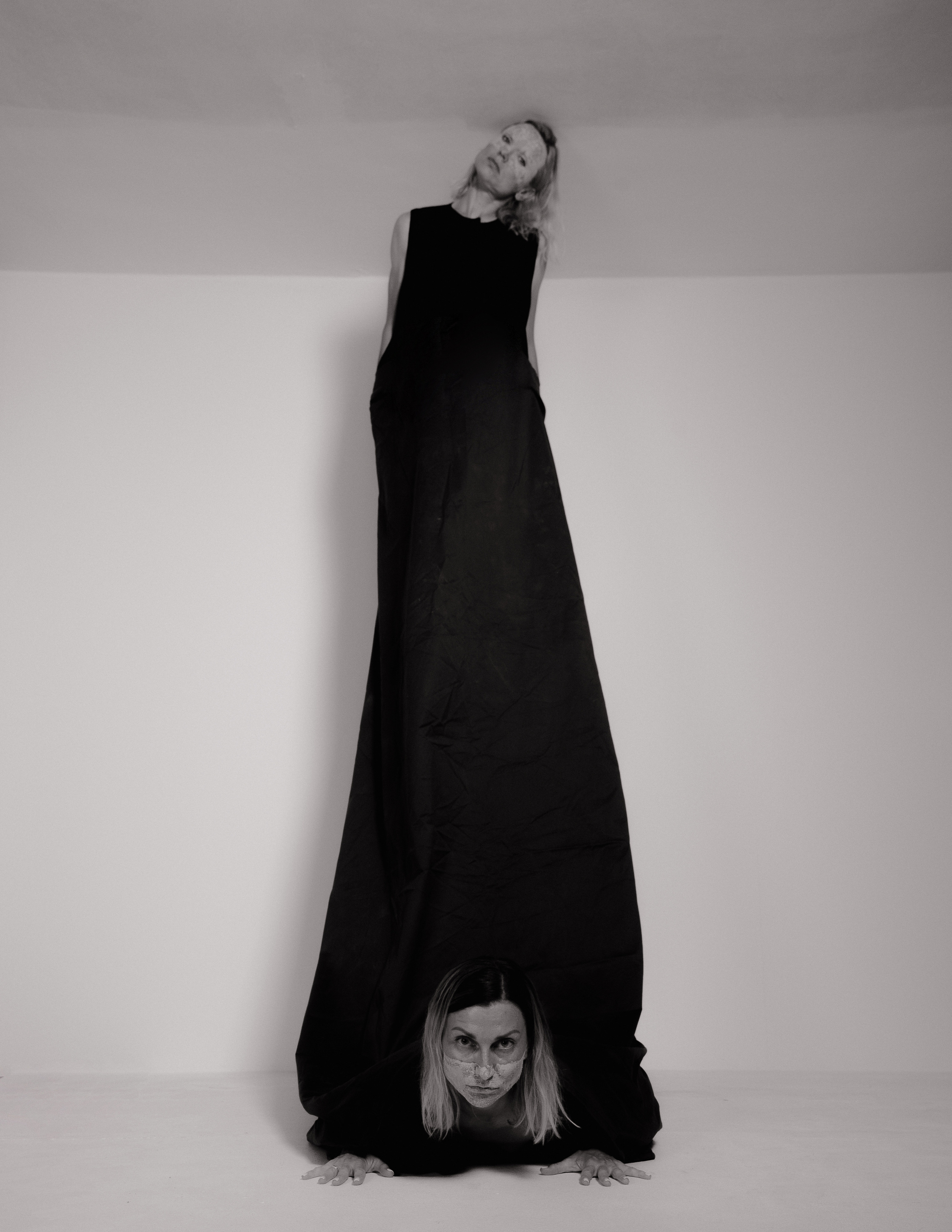 Coherence. Креативная арт-фотосессия с двумя девушками